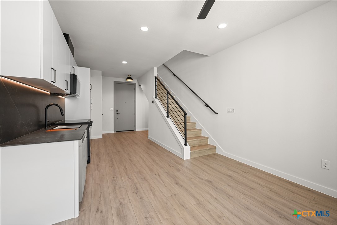 634 Central Parkway 1204