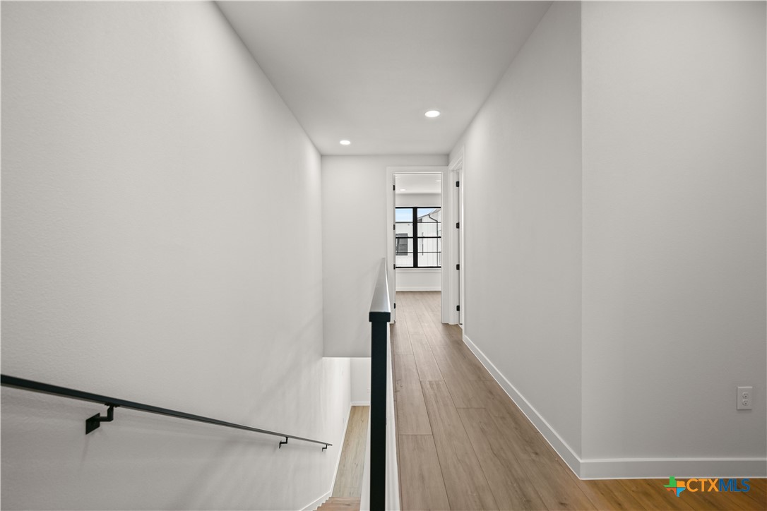 634 Central Parkway 1204