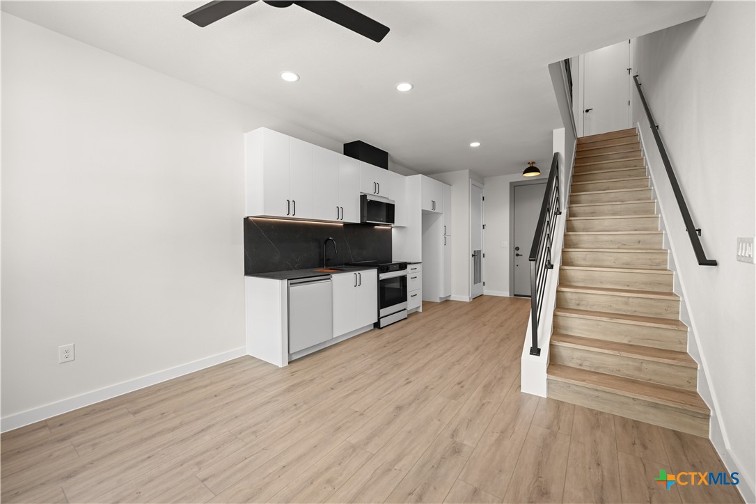 634 Central Parkway 1204