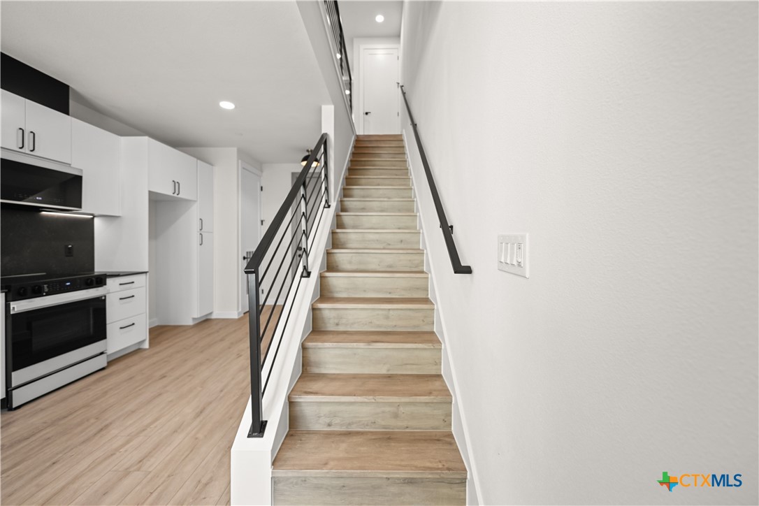 634 Central Parkway 1204