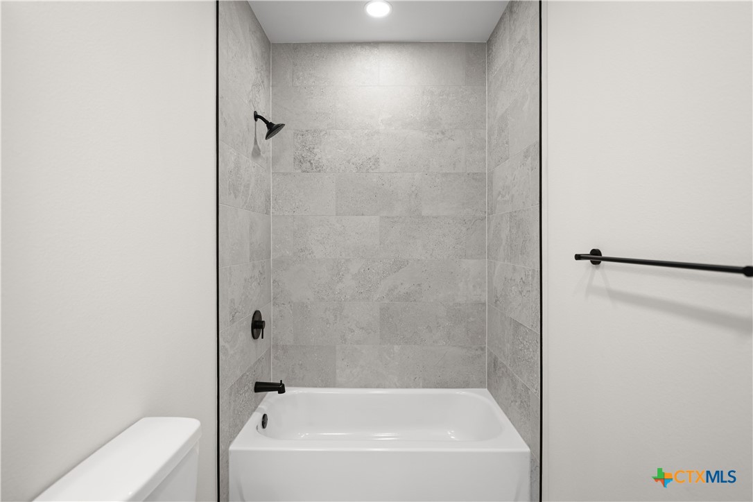 634 Central Parkway 1204