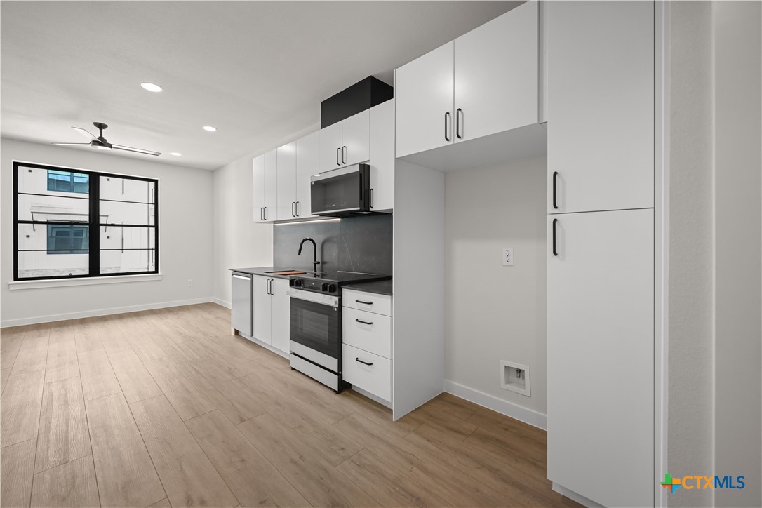 634 Central Parkway 1204