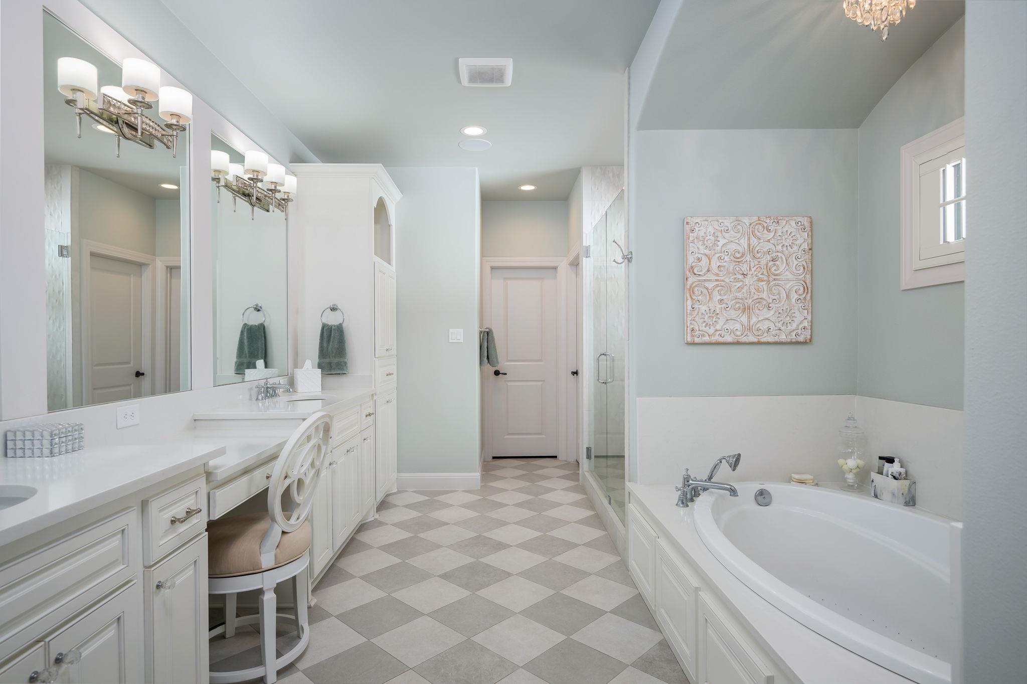 1771 Edgewater FLS