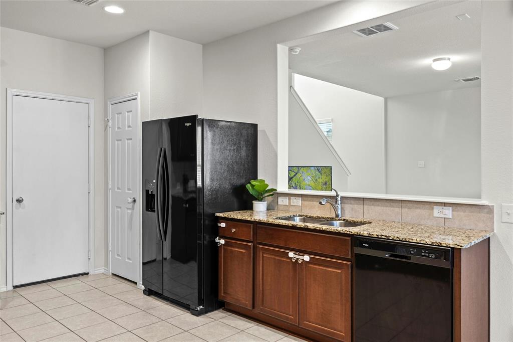 417 Bedford Falls LN