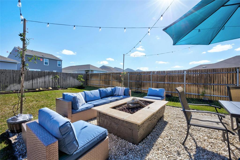 417 Bedford Falls LN