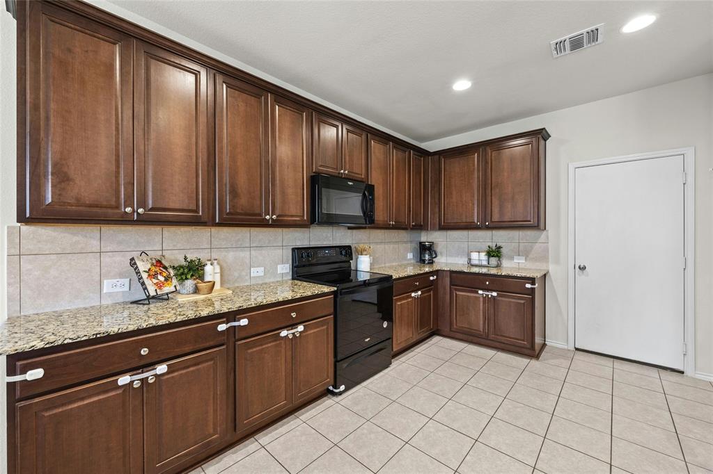 417 Bedford Falls LN