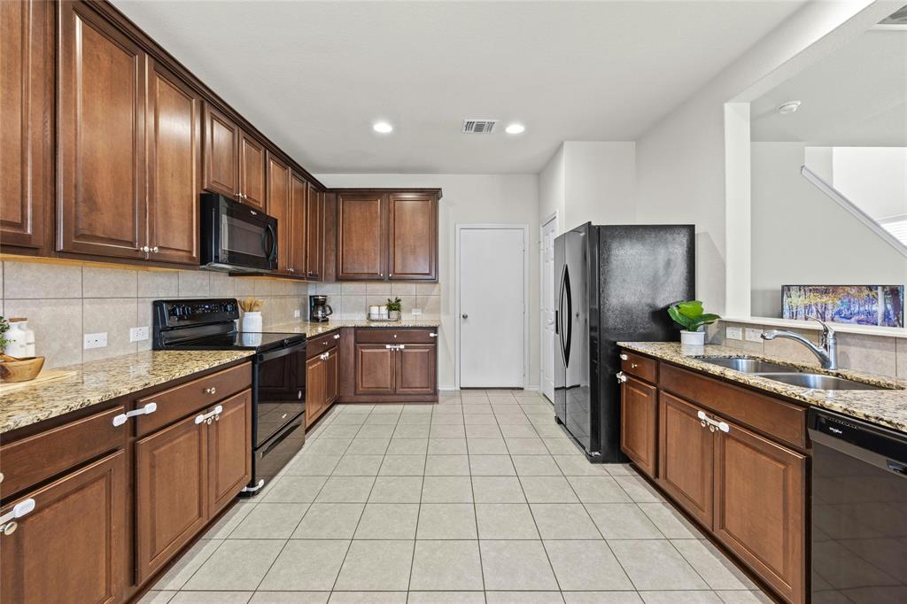 417 Bedford Falls LN