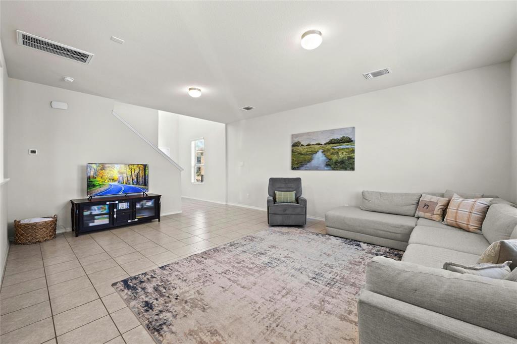 417 Bedford Falls LN