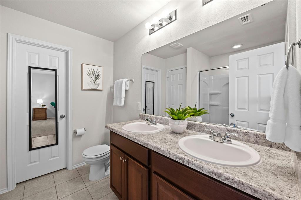 417 Bedford Falls LN