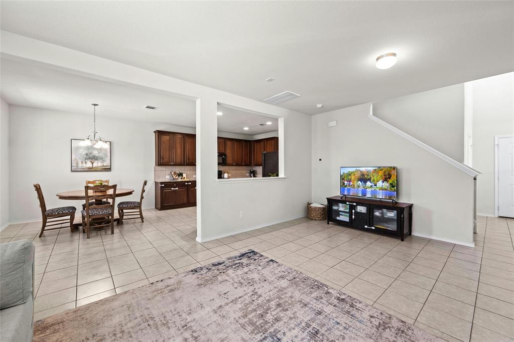 417 Bedford Falls LN