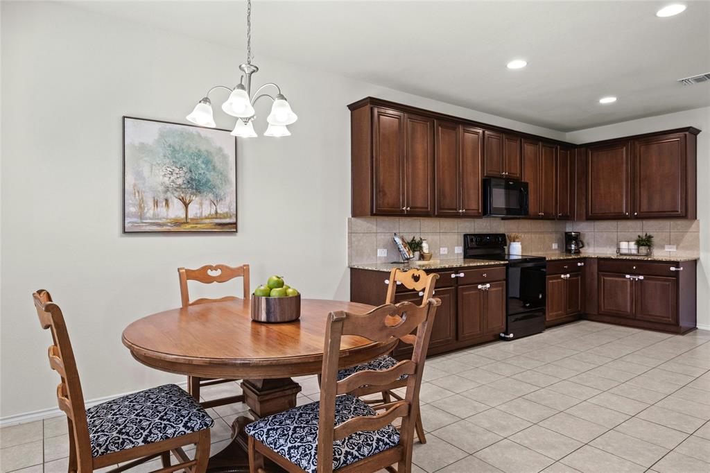 417 Bedford Falls LN