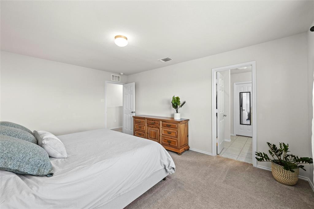 417 Bedford Falls LN