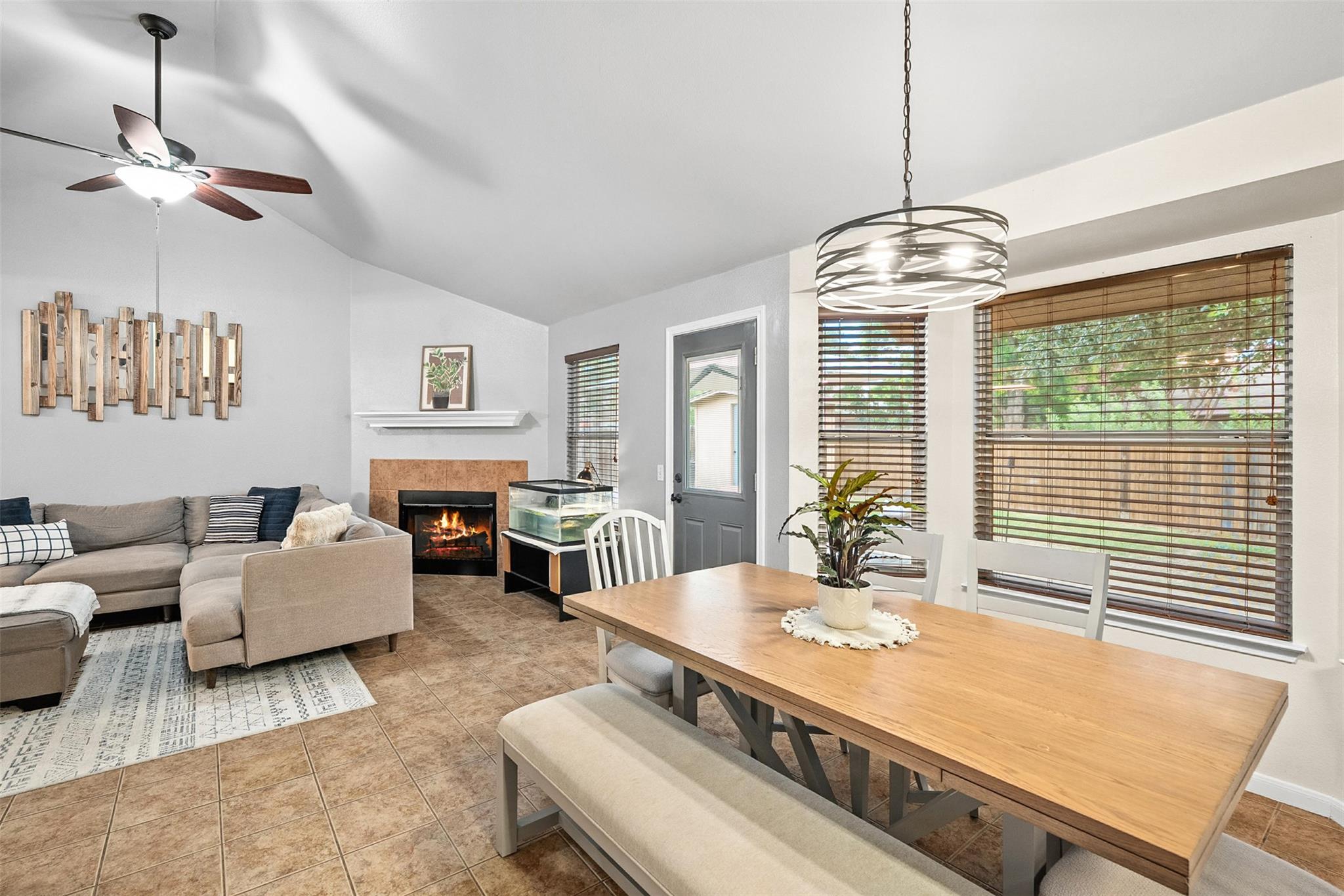 113 MEADOWSIDE DR