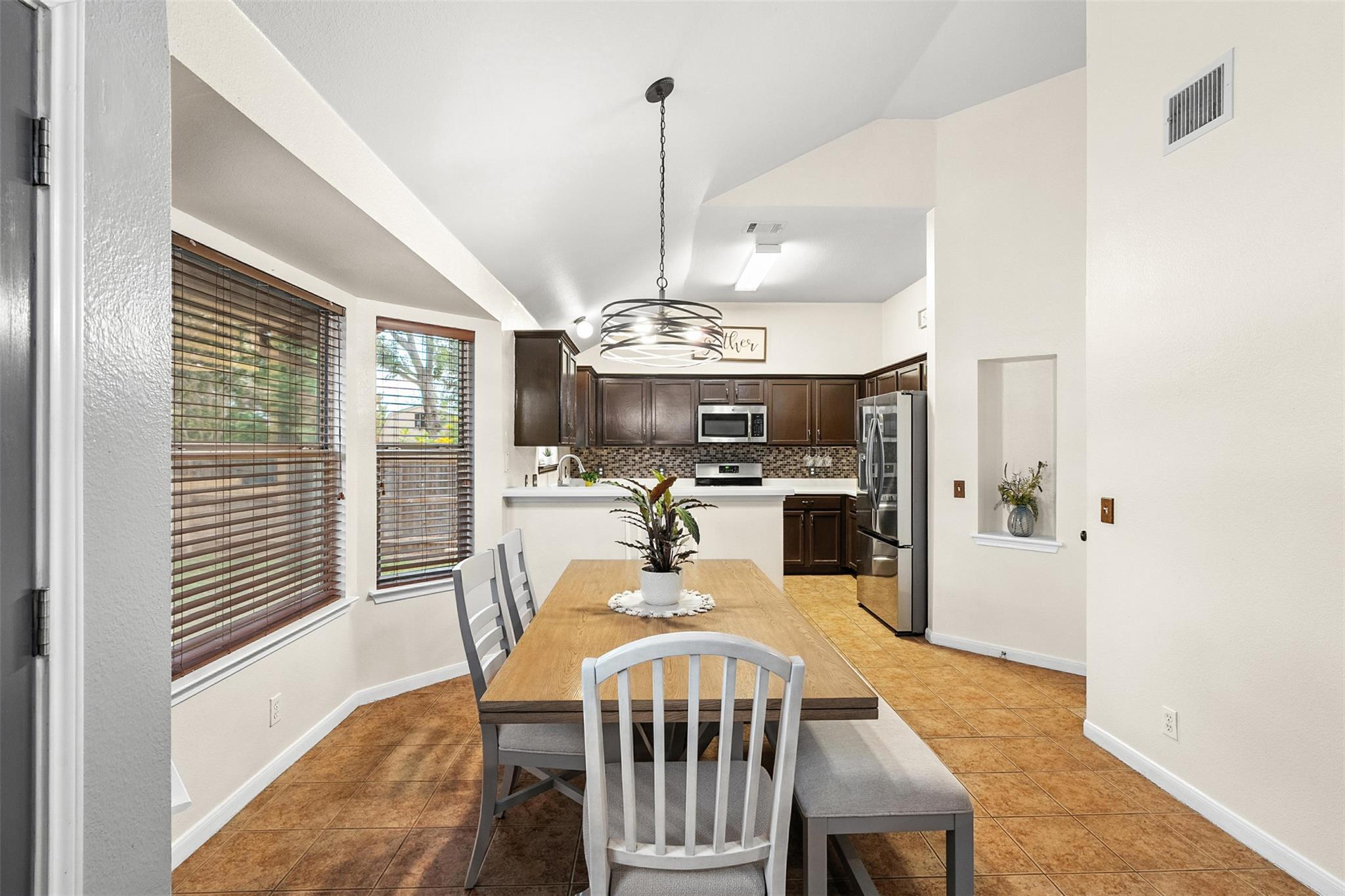113 MEADOWSIDE DR