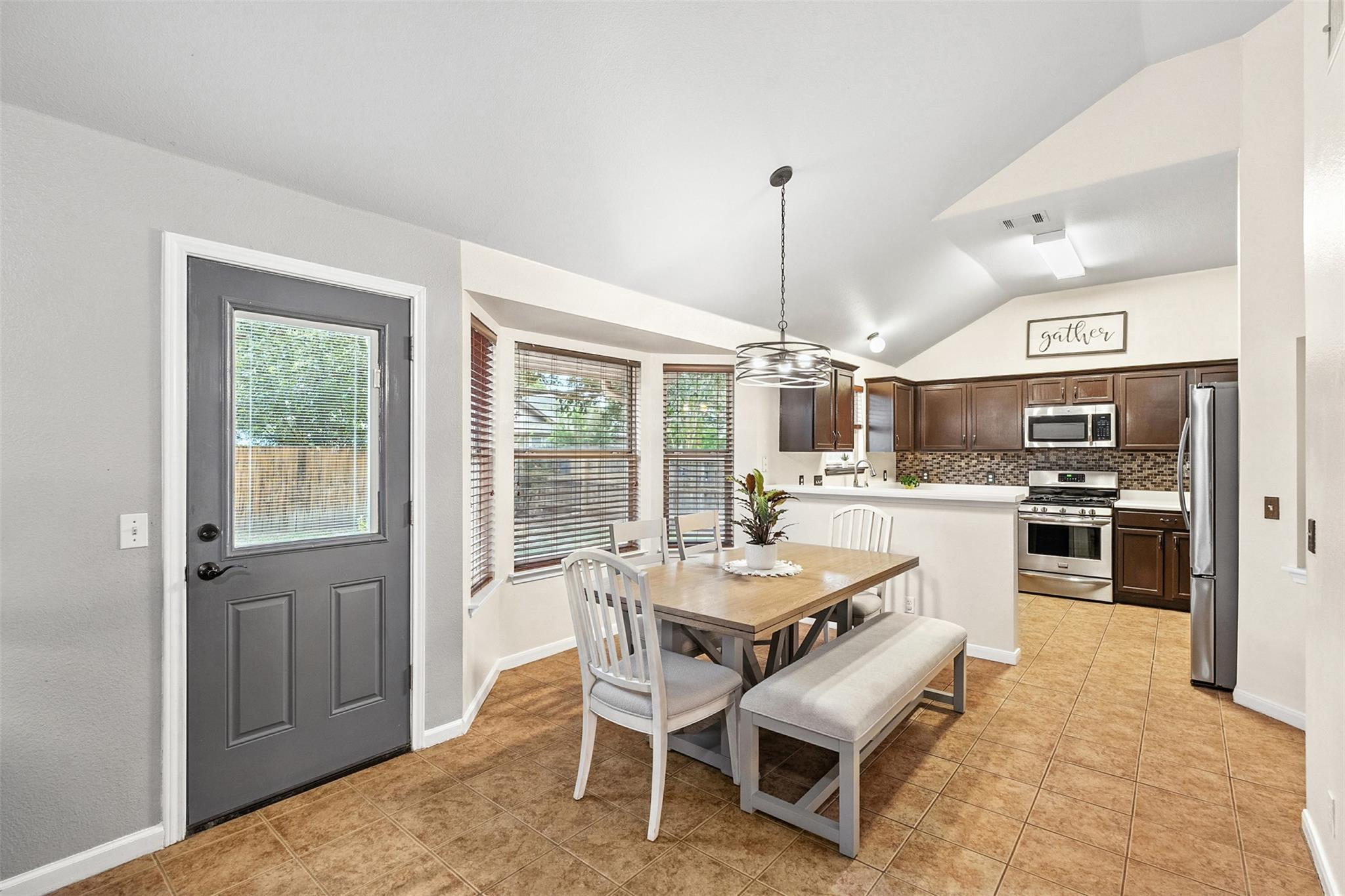 113 MEADOWSIDE DR