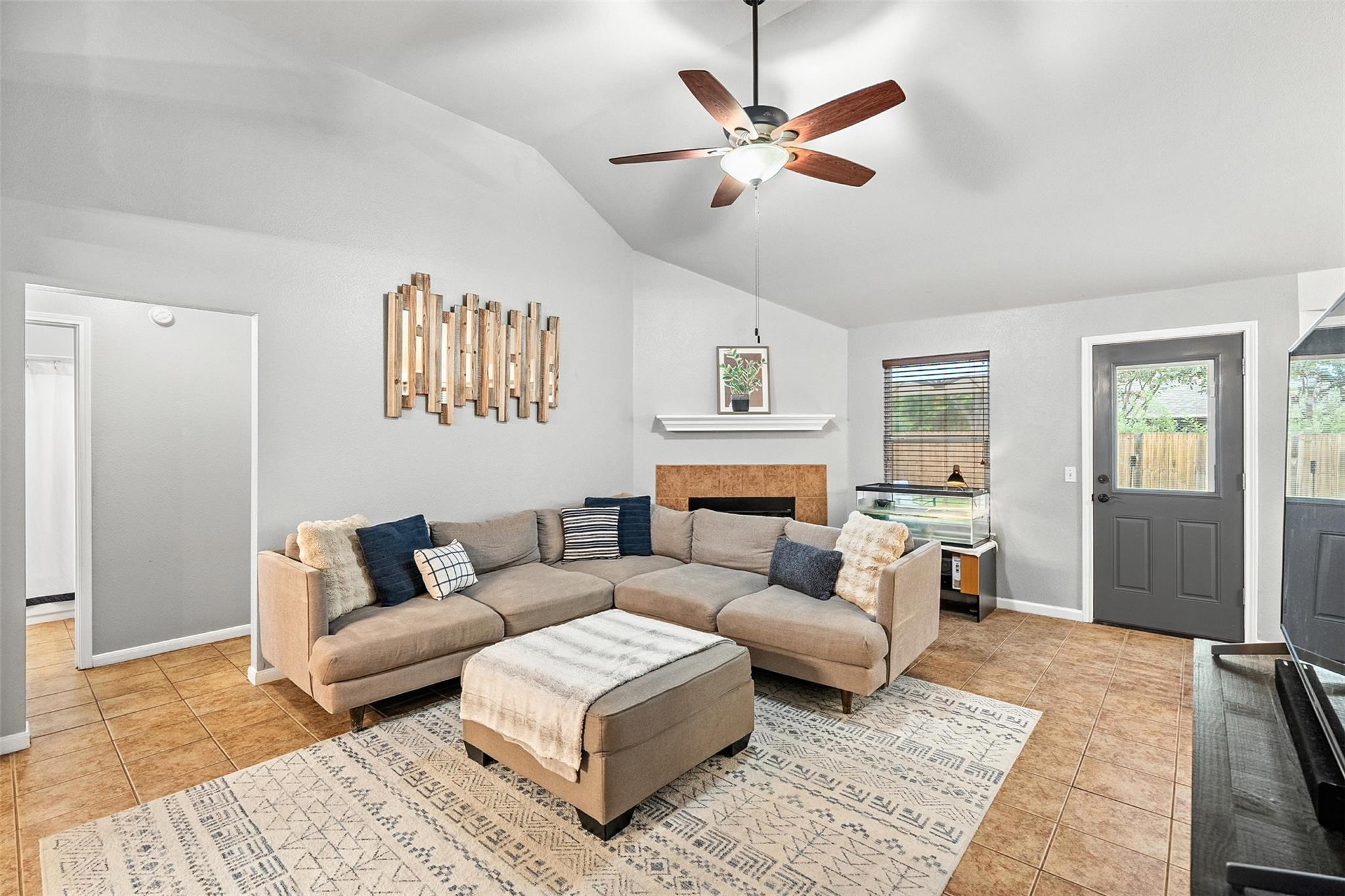 113 MEADOWSIDE DR