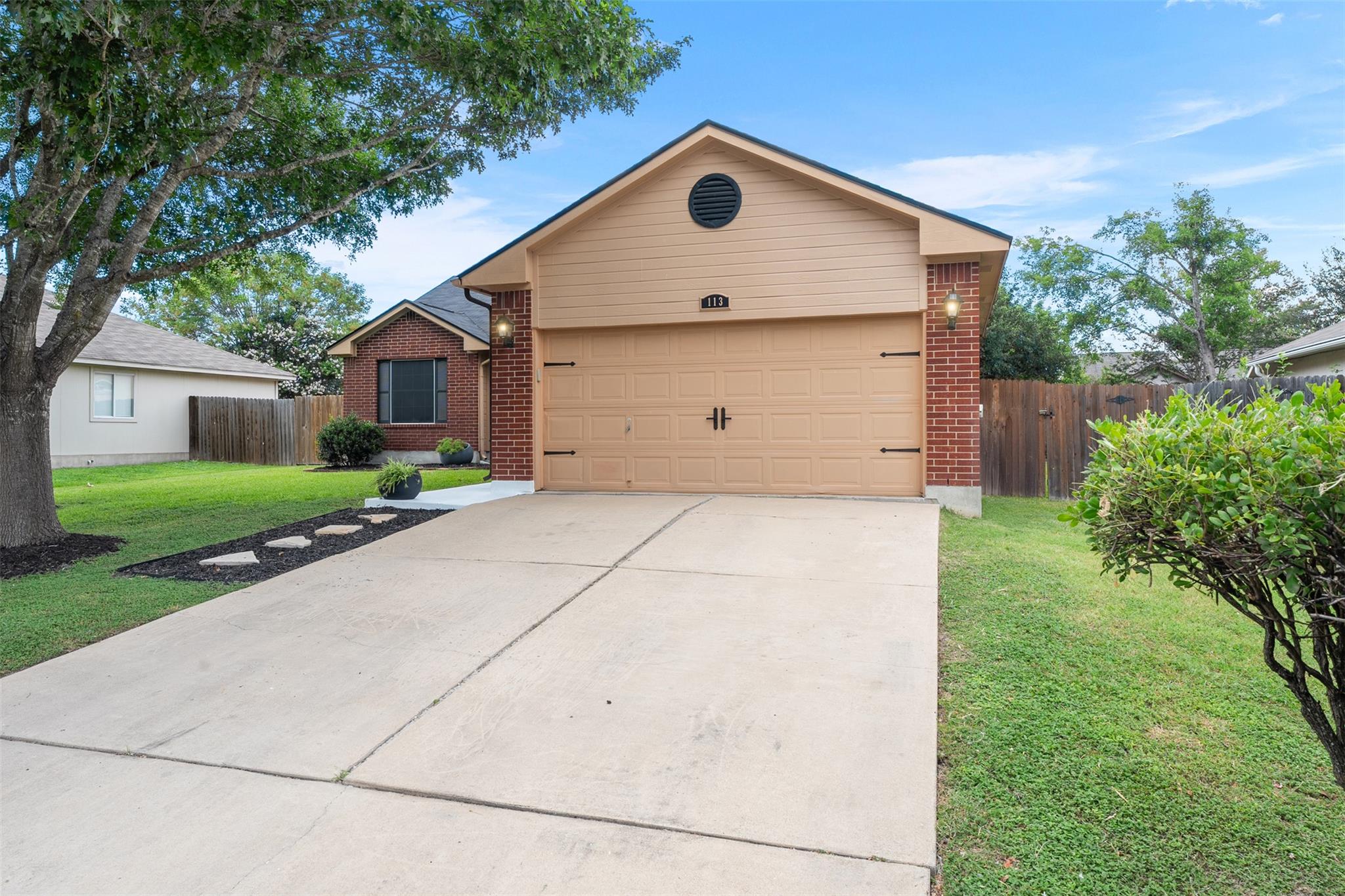 113 MEADOWSIDE DR