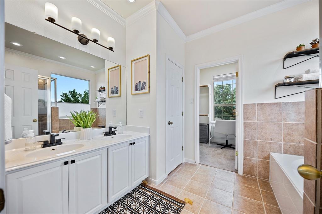 3827 Laurel Ridge DR