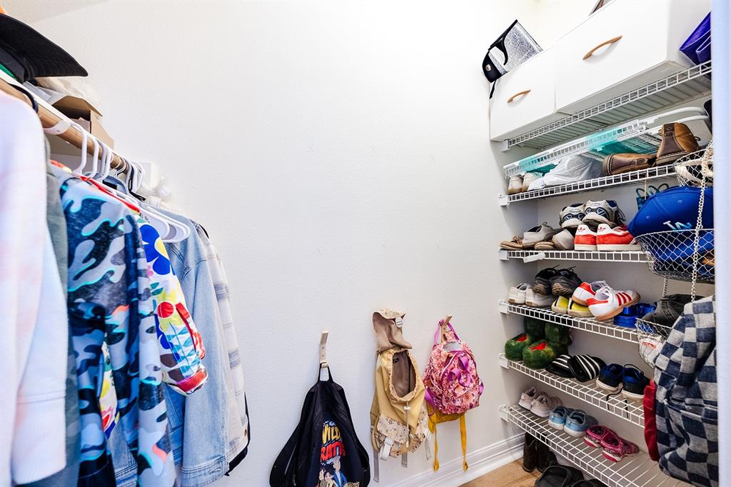 3827 Laurel Ridge DR