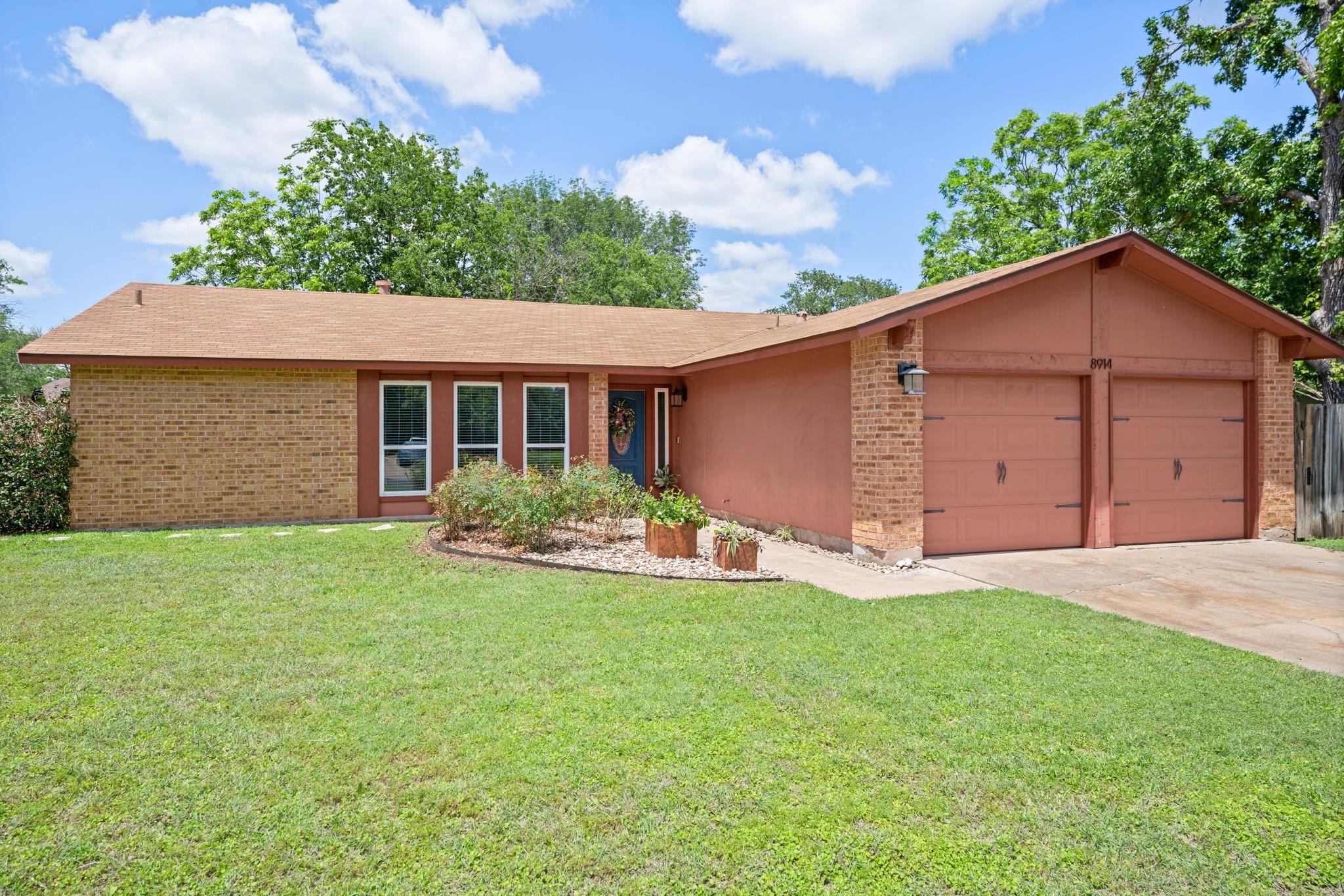8914 Sparkling Creek DR