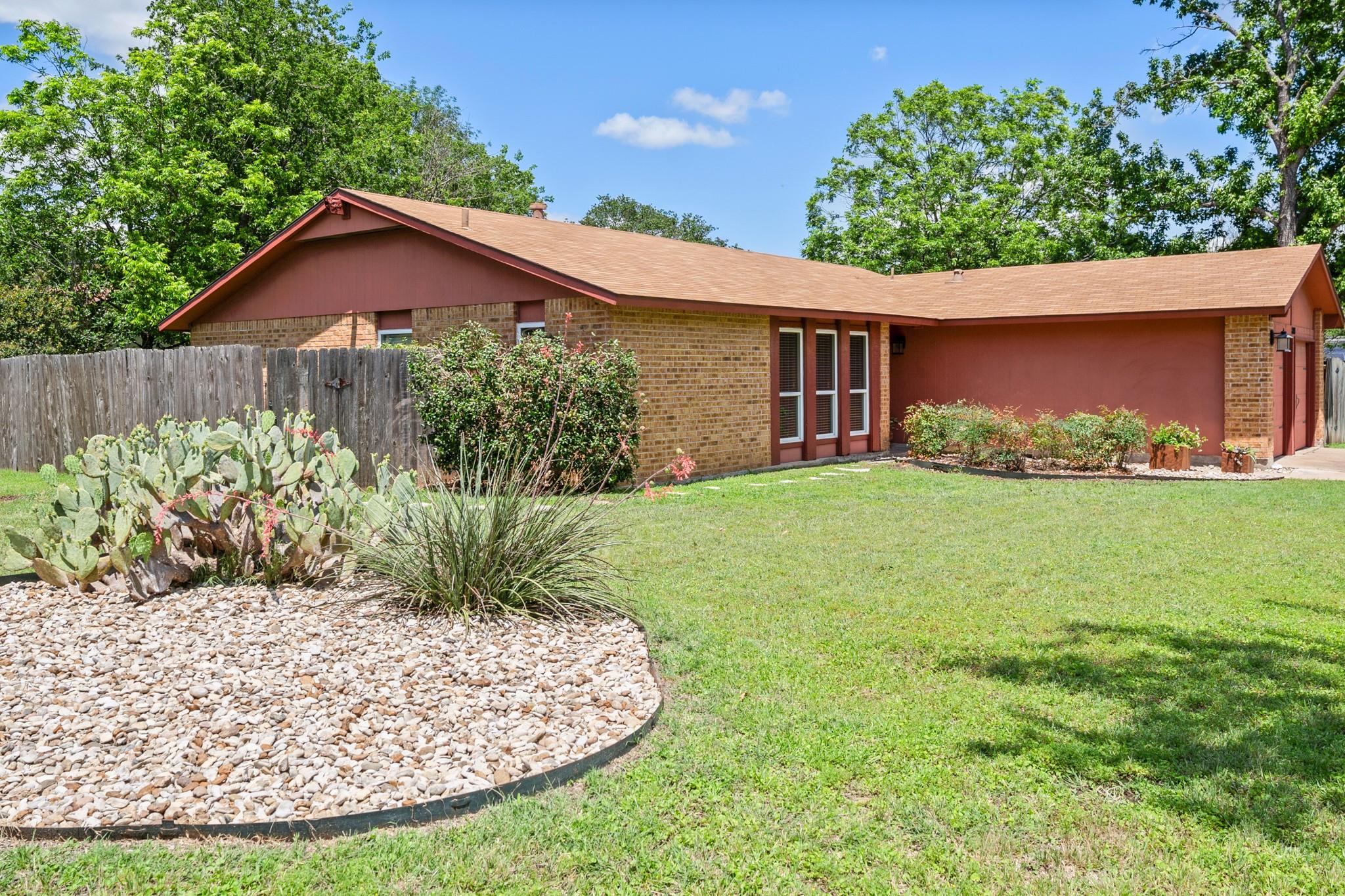 8914 Sparkling Creek DR