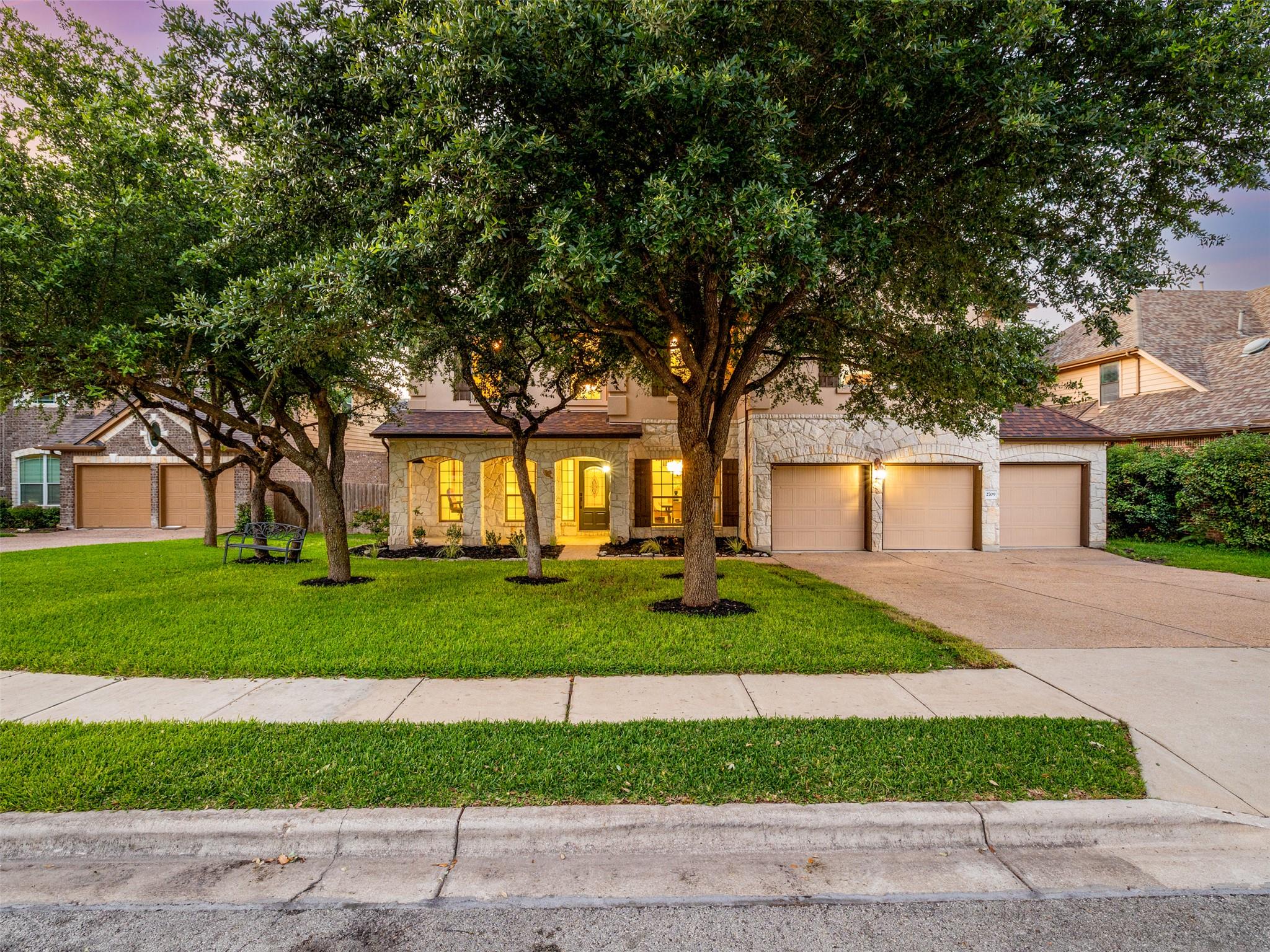2709 Deep River CIR