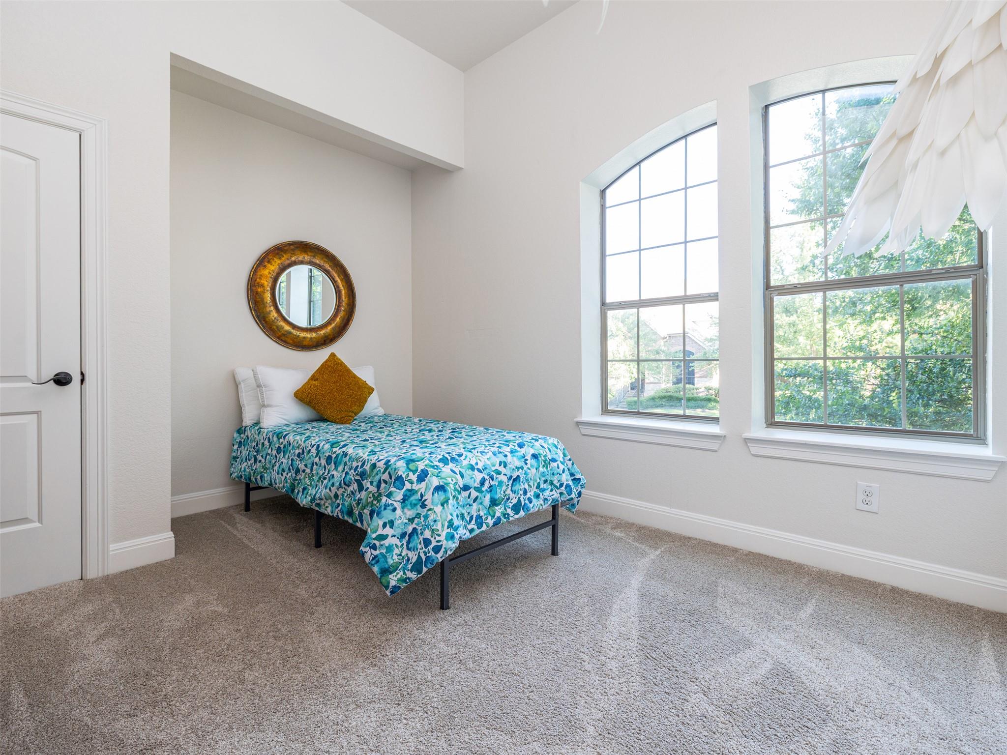 2709 Deep River CIR
