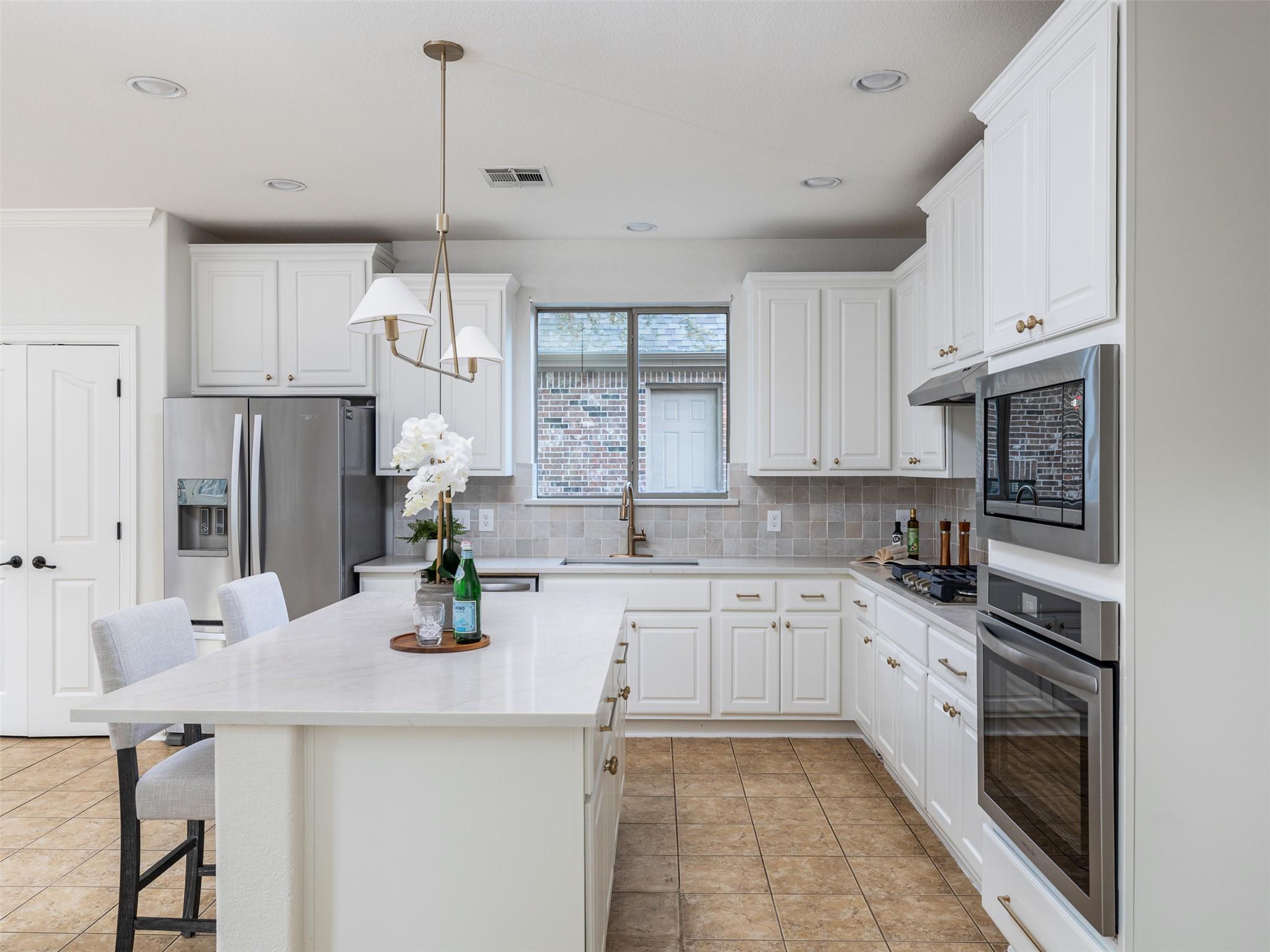 2709 Deep River CIR