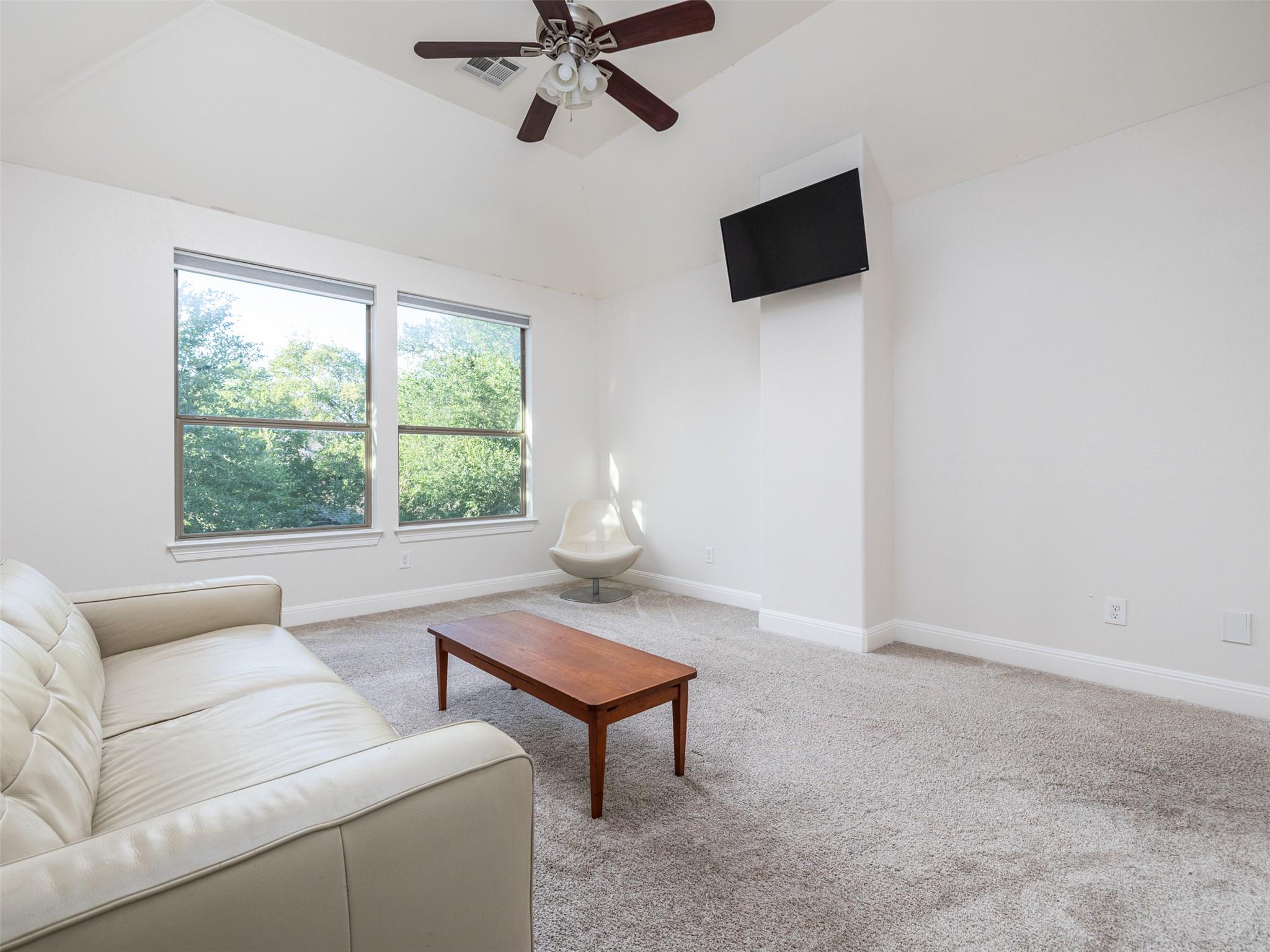 2709 Deep River CIR