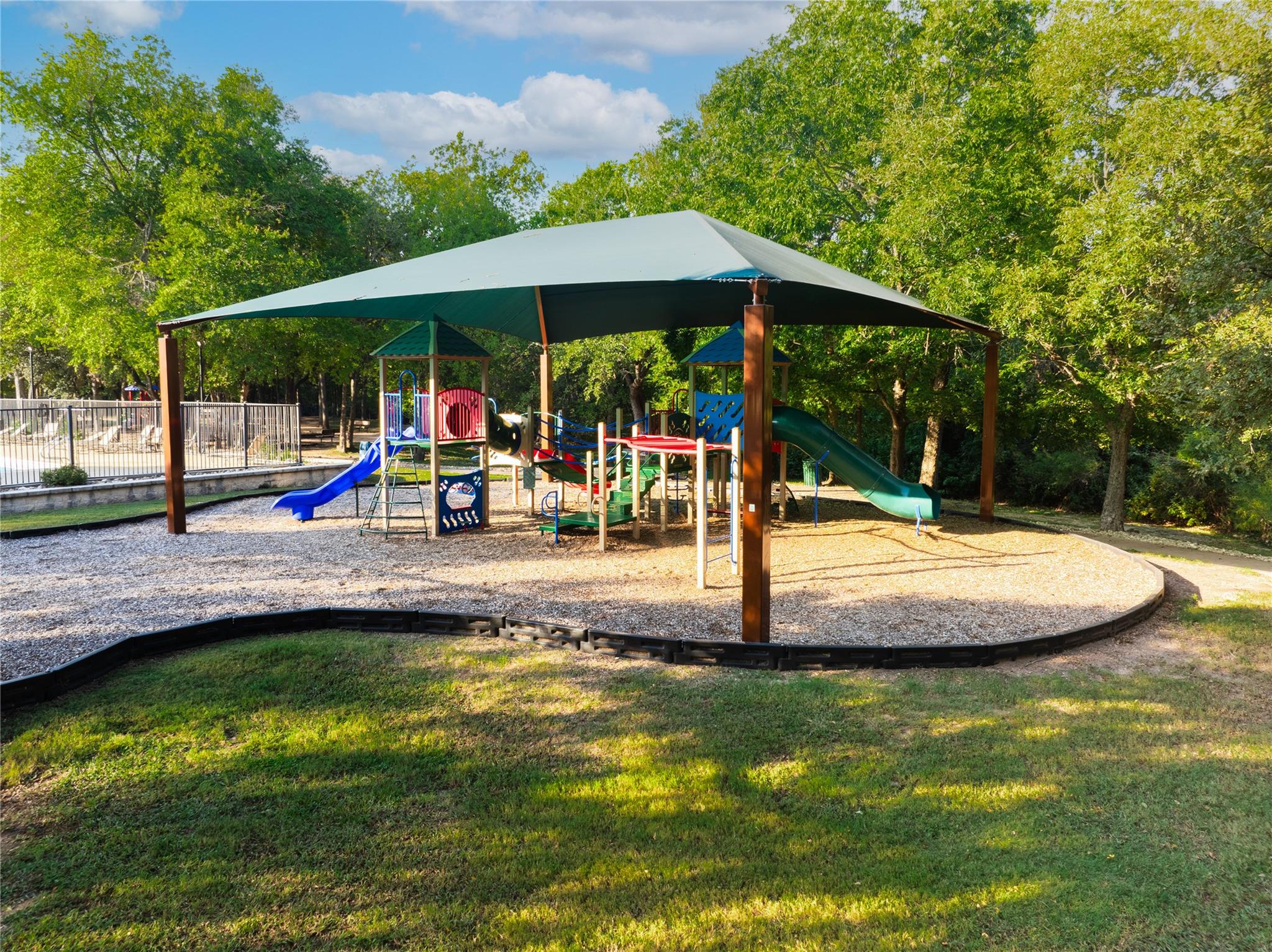 2709 Deep River CIR