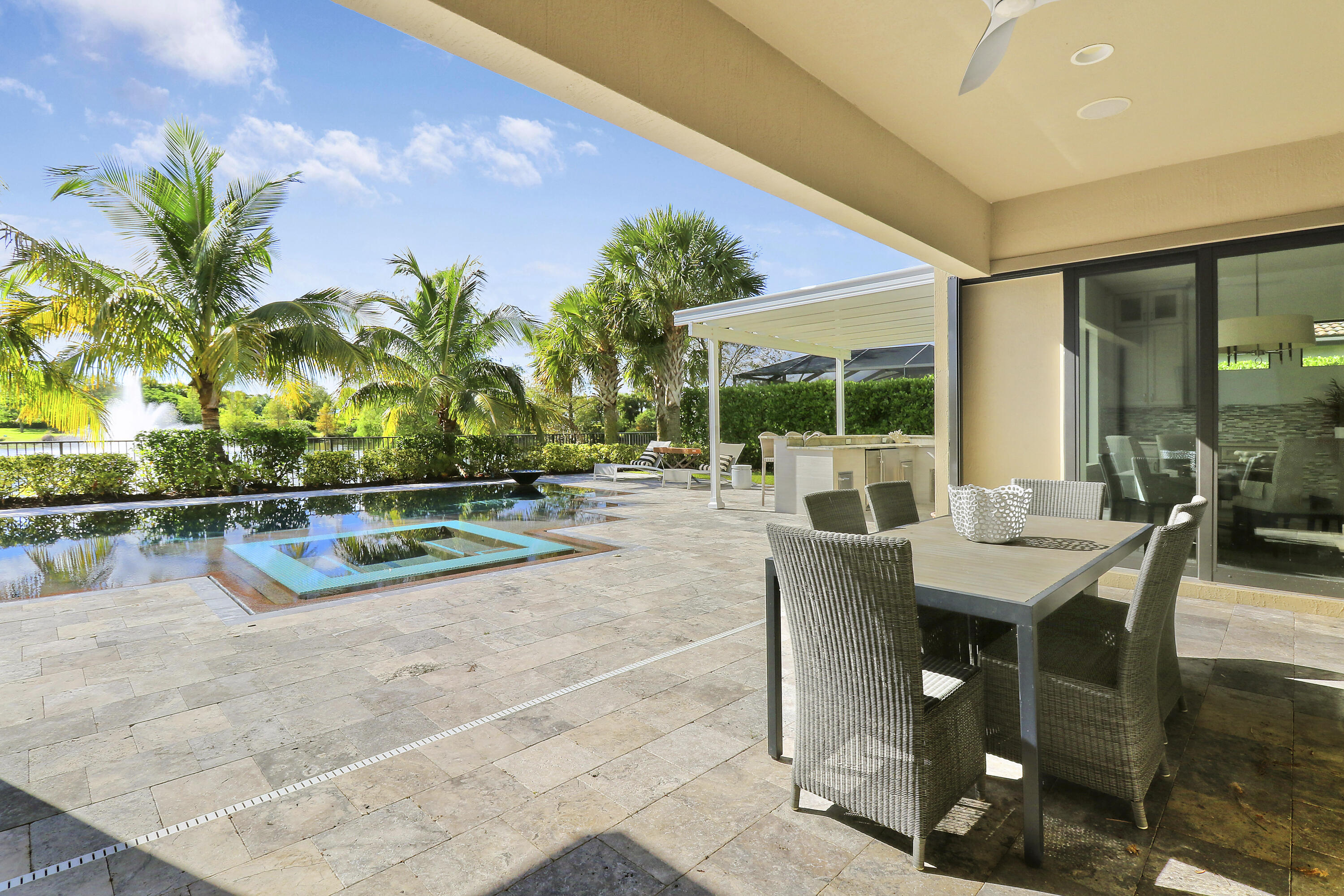 216 Sonoma Isles Circle