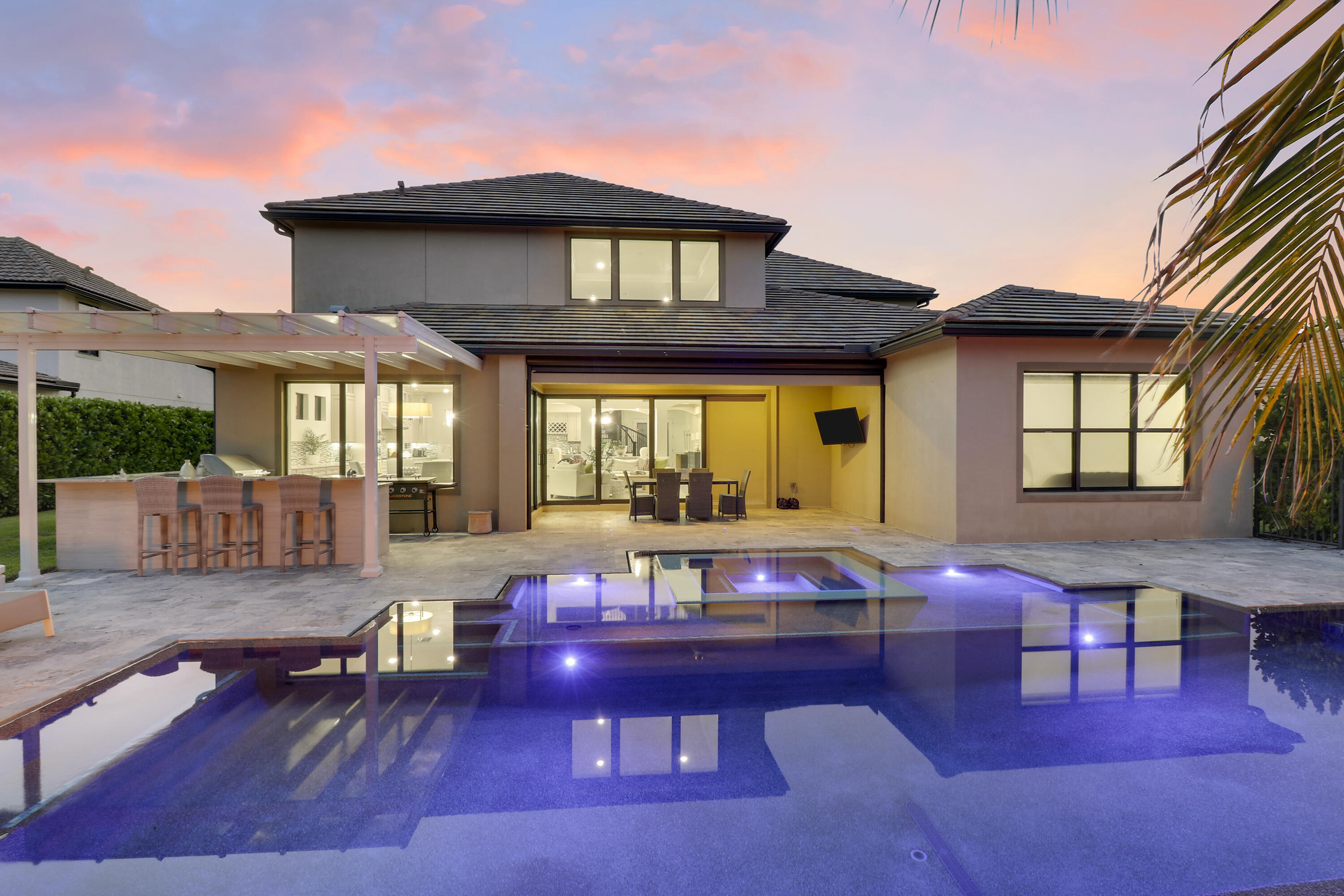 216 Sonoma Isles Circle