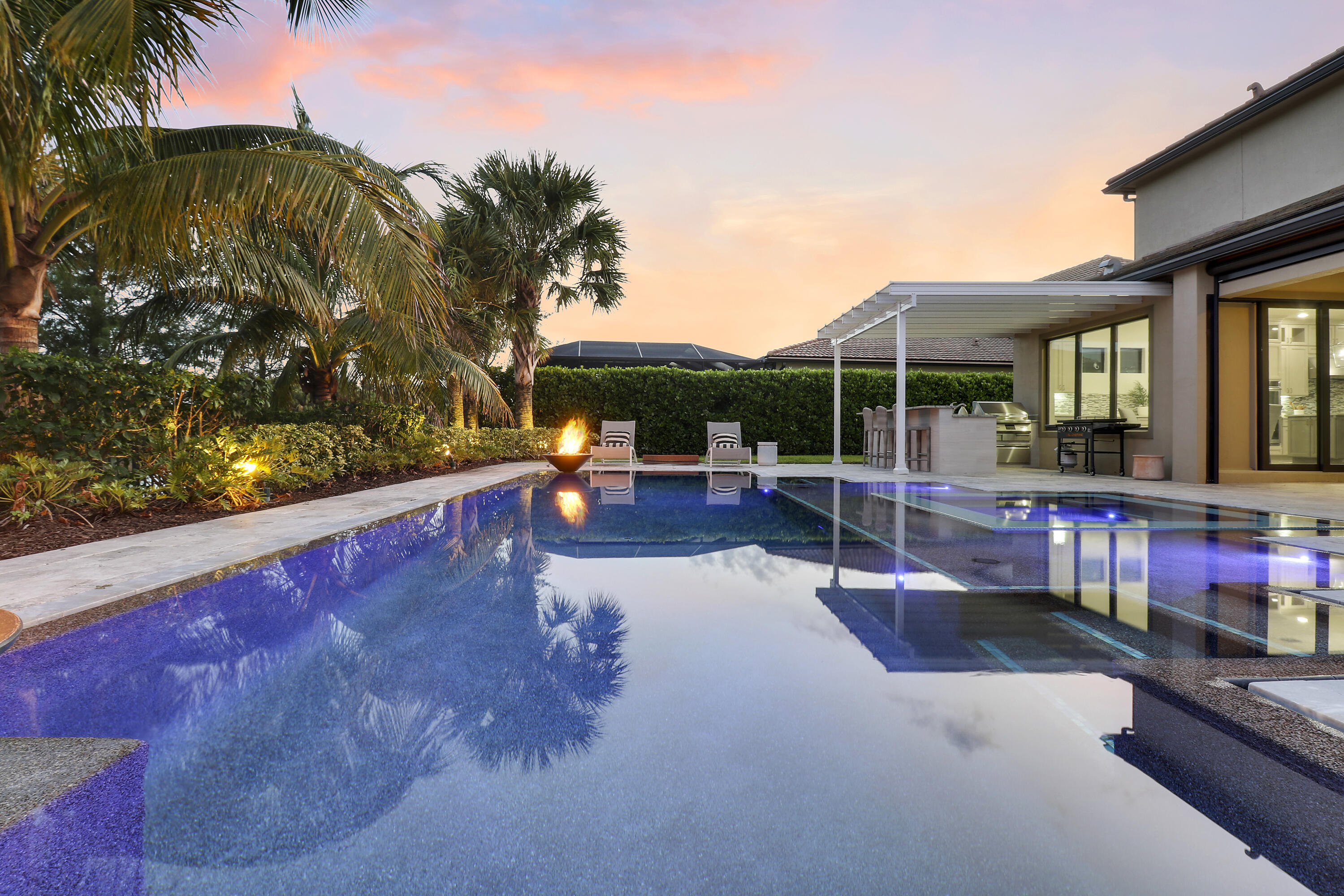 216 Sonoma Isles Circle