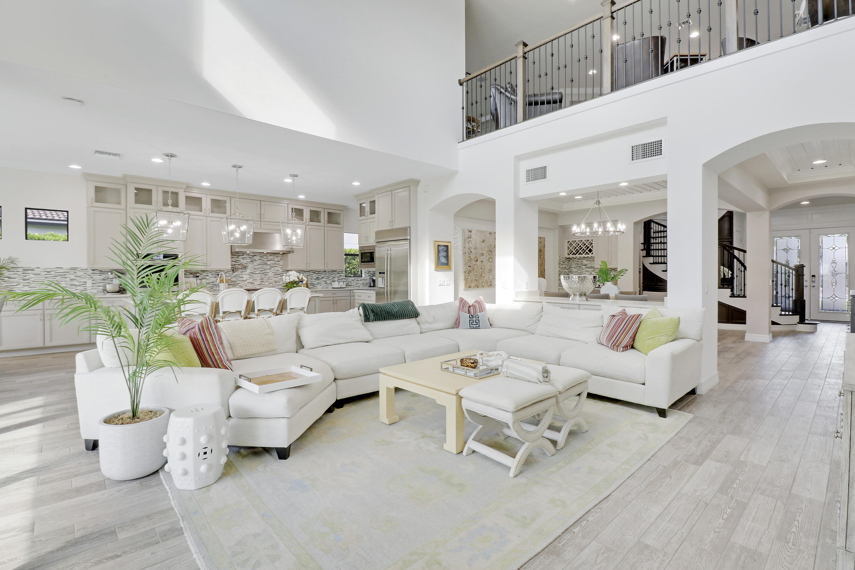 216 Sonoma Isles Circle