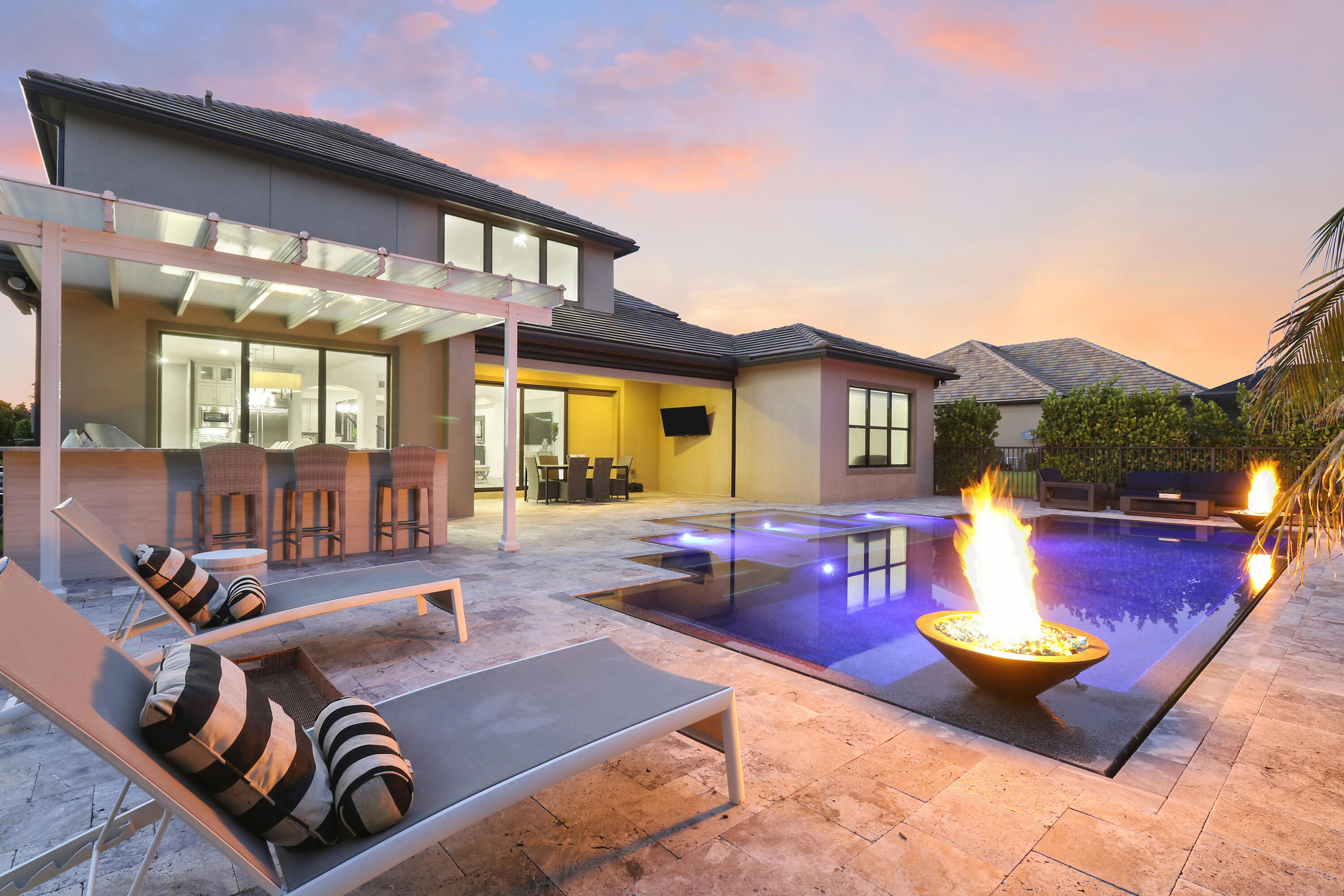 216 Sonoma Isles Circle