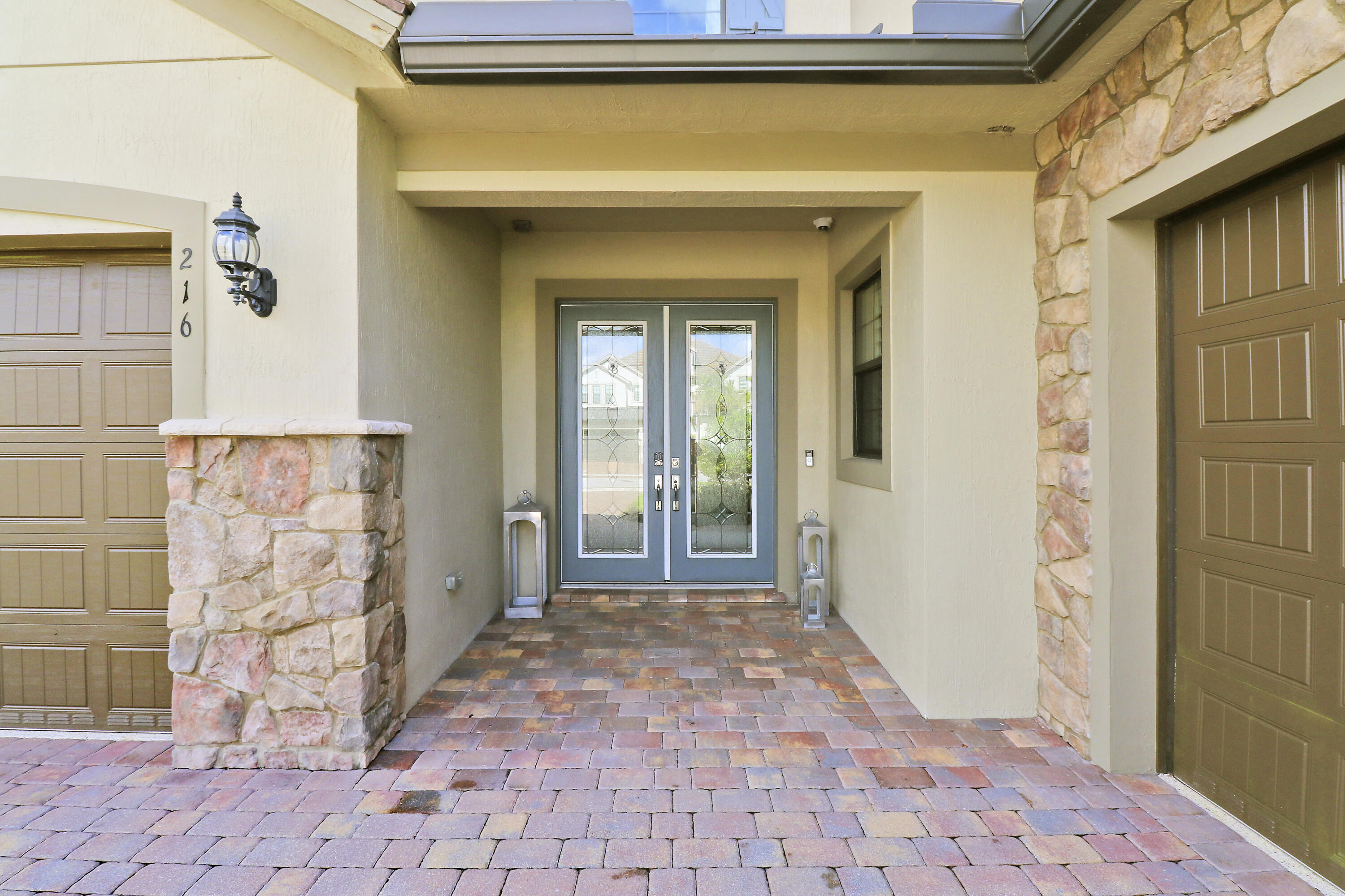 216 Sonoma Isles Circle