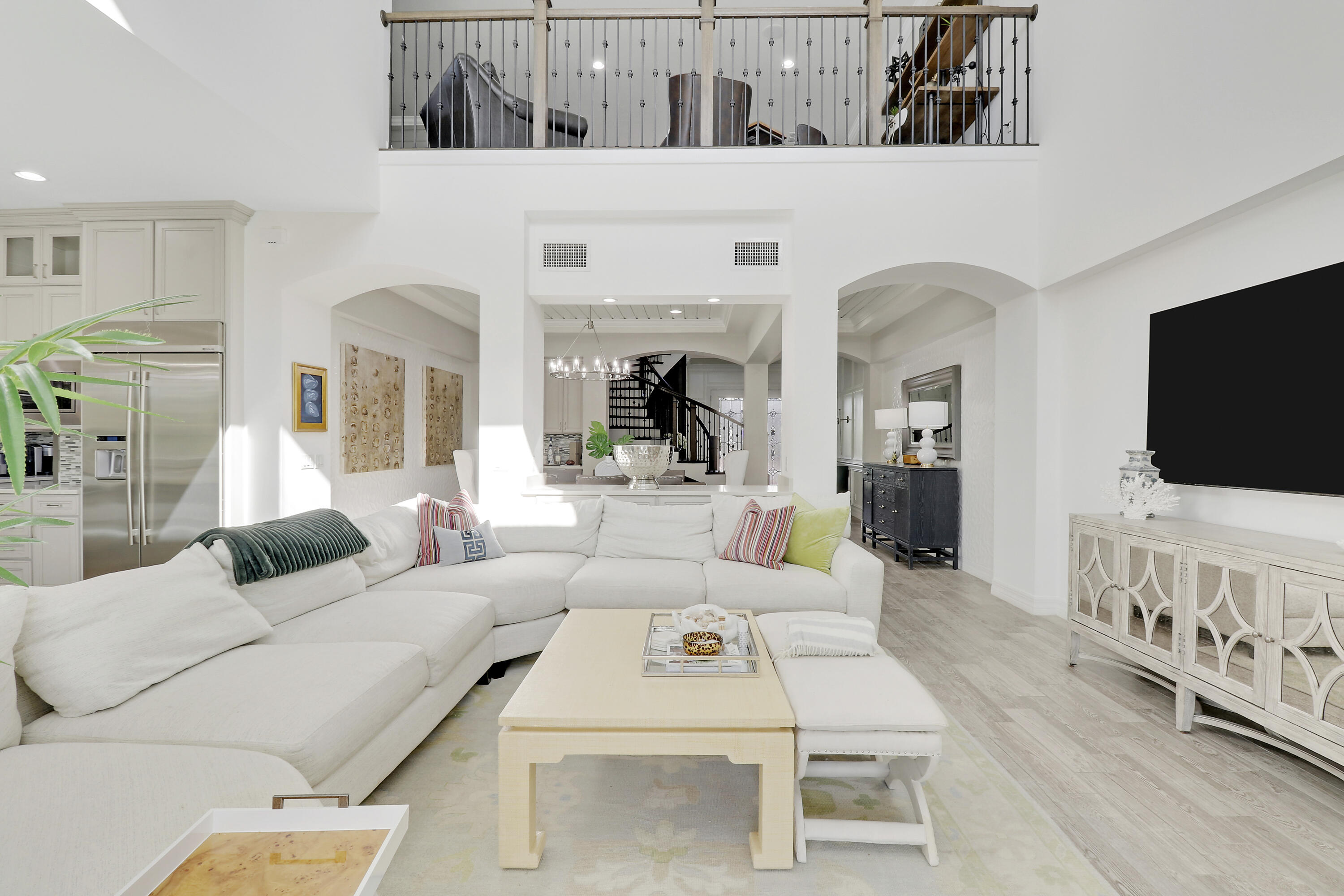 216 Sonoma Isles Circle