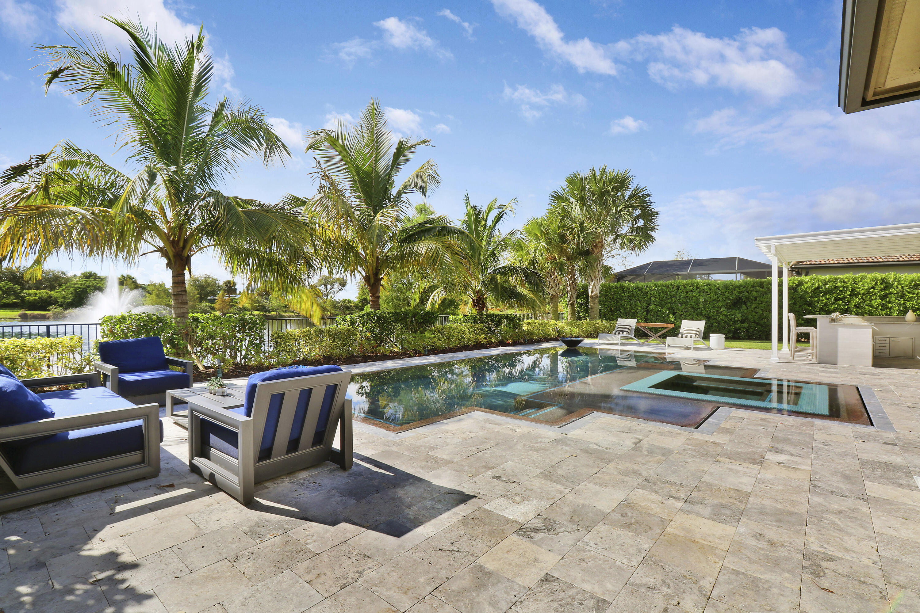 216 Sonoma Isles Circle