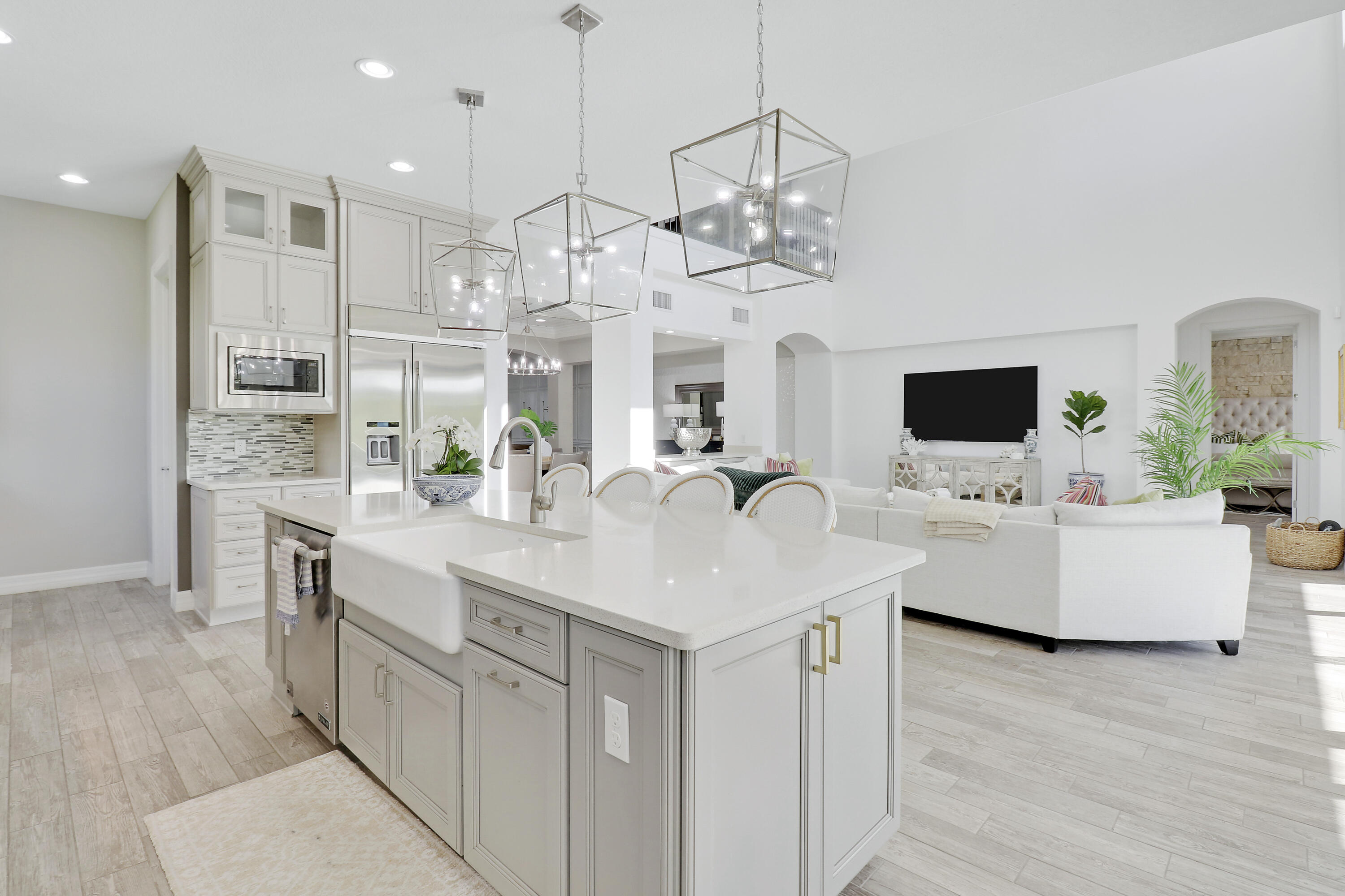 216 Sonoma Isles Circle