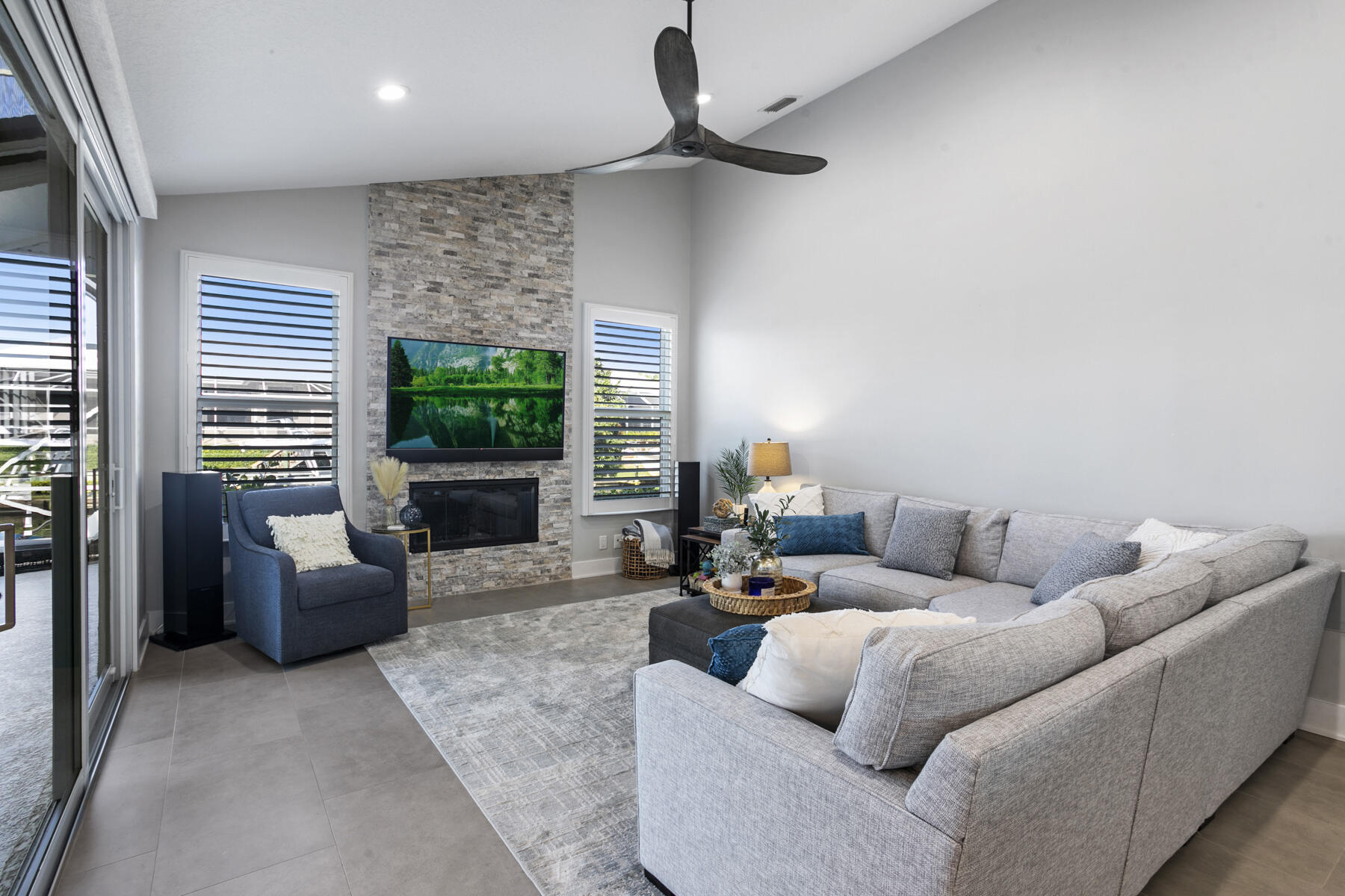 8665 SE Water Oak Place