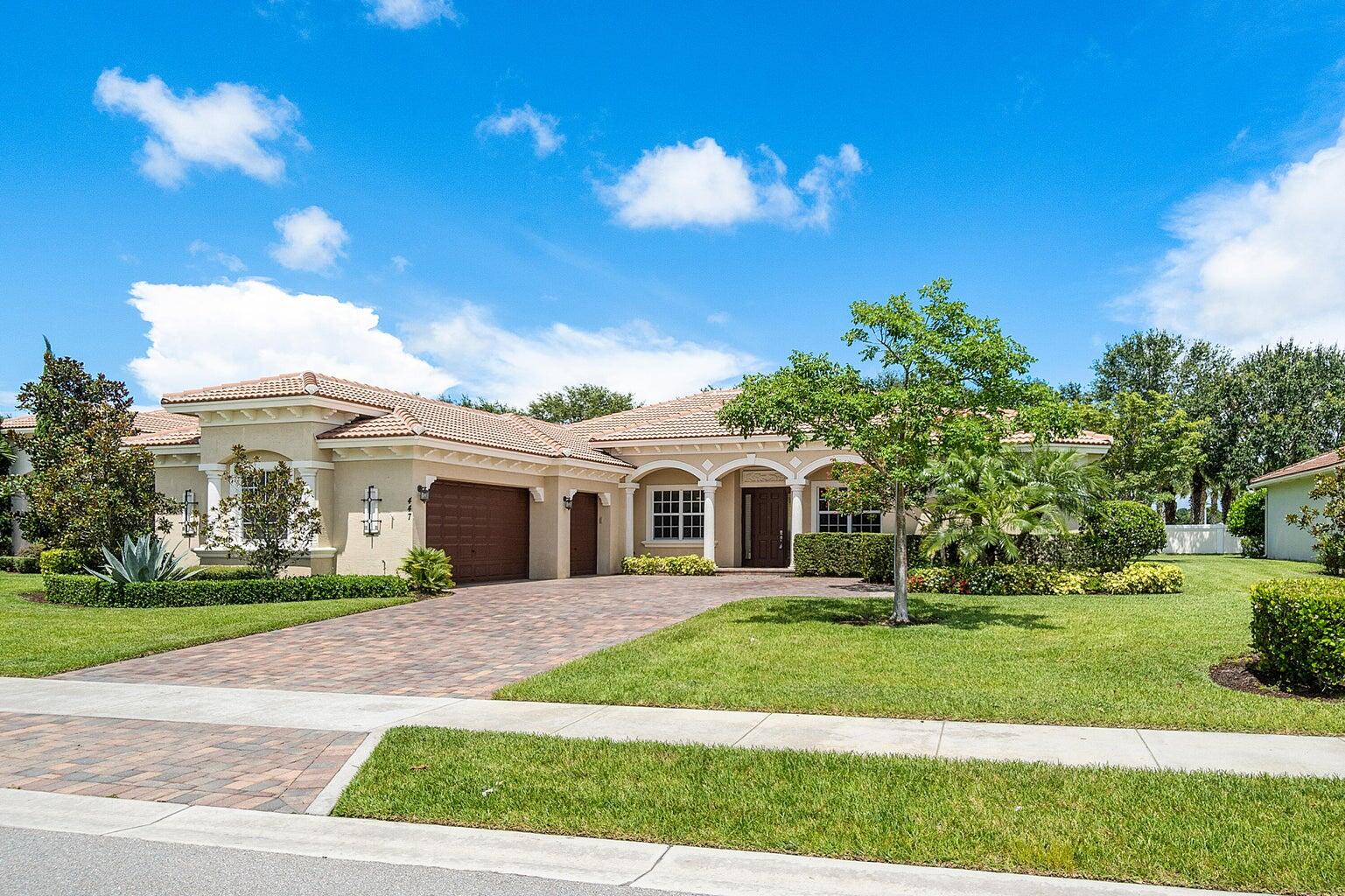 447 Rudder Cay Way