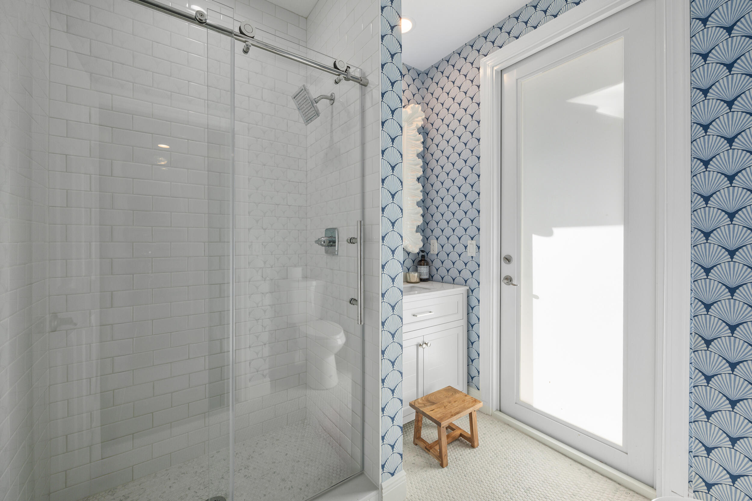 9806 SE Landing Place