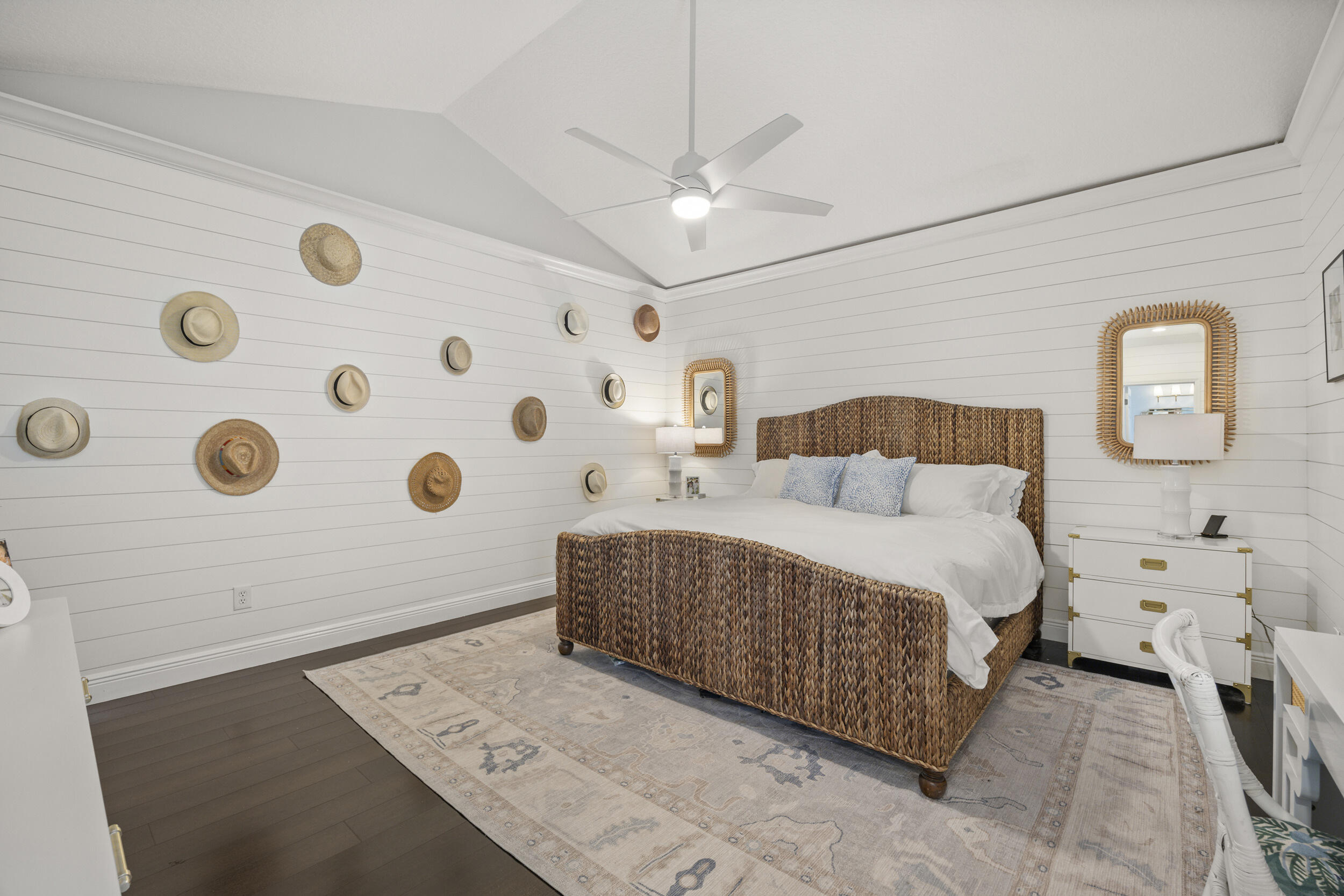 9806 SE Landing Place