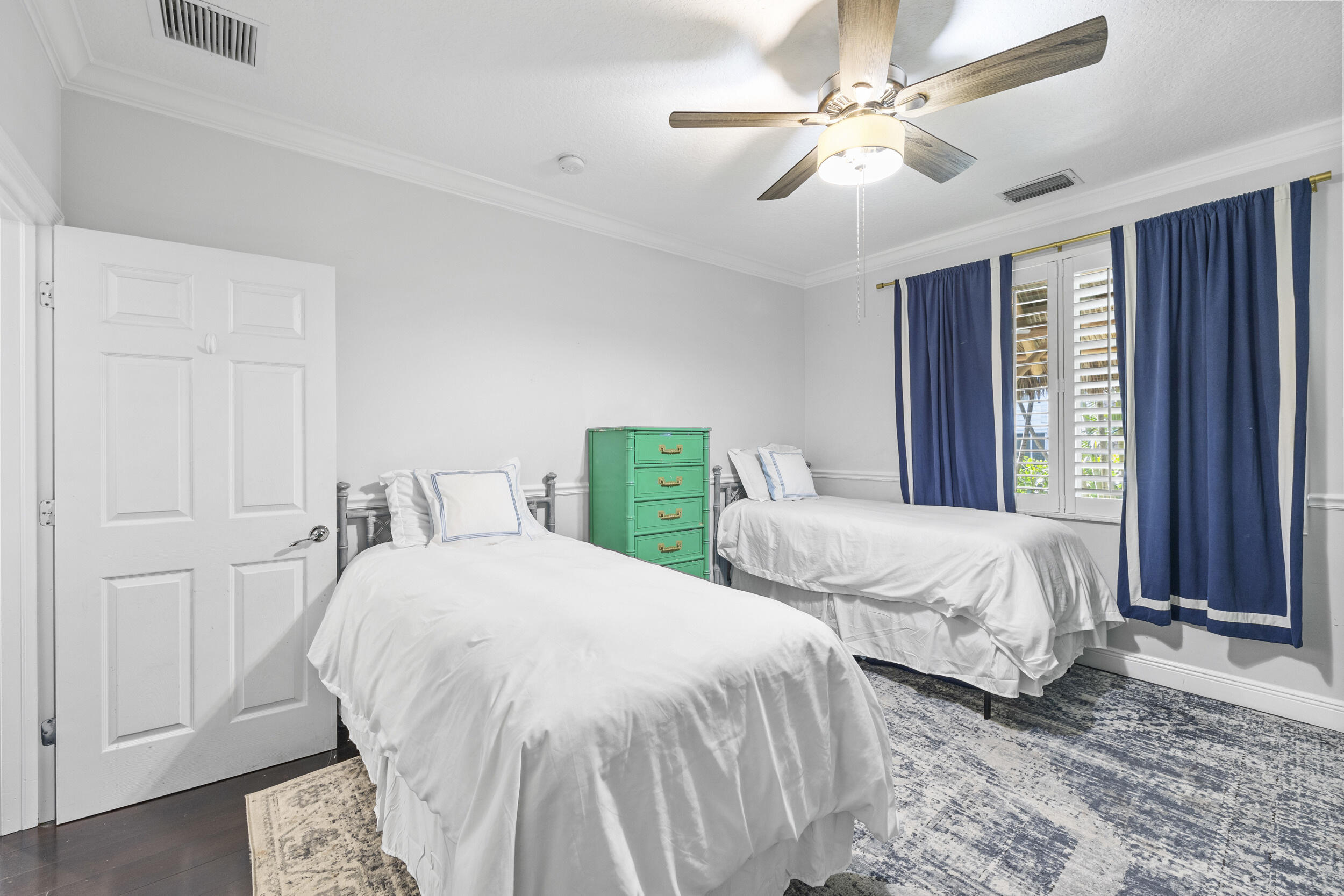 9806 SE Landing Place