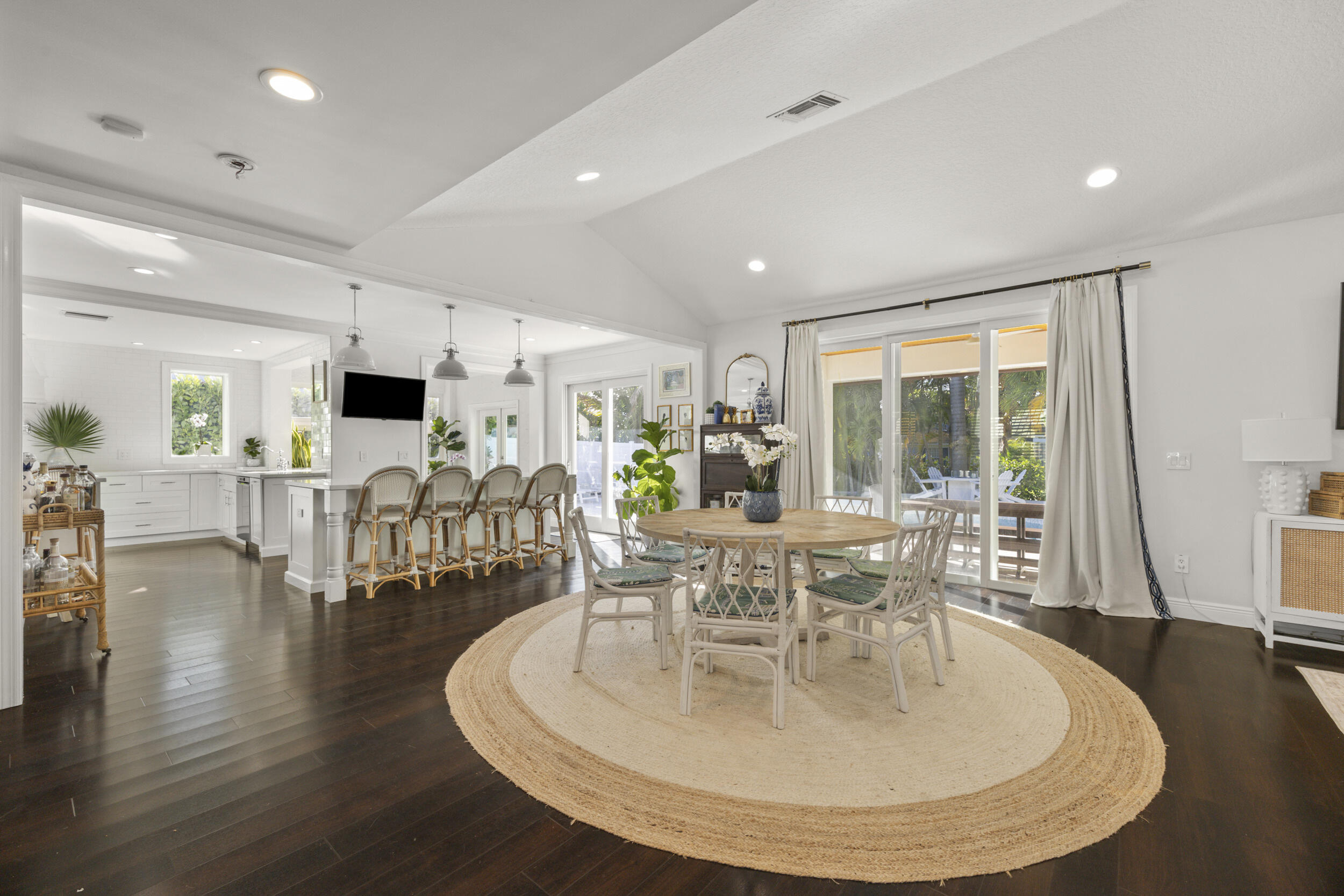 9806 SE Landing Place