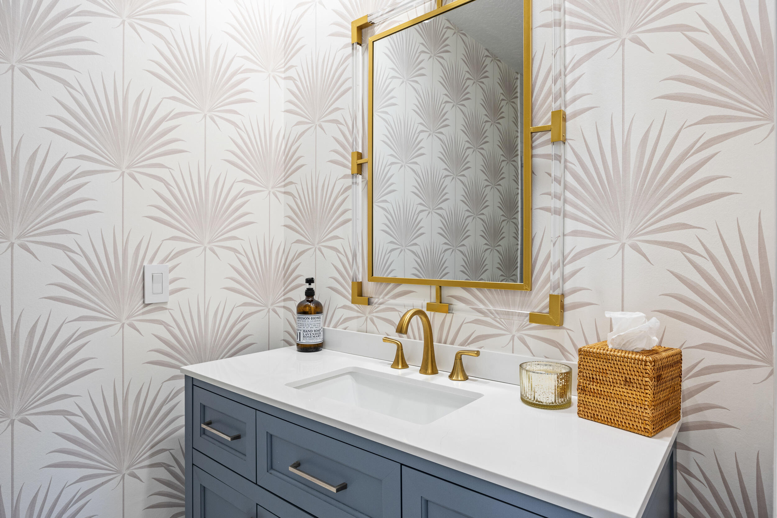 9806 SE Landing Place