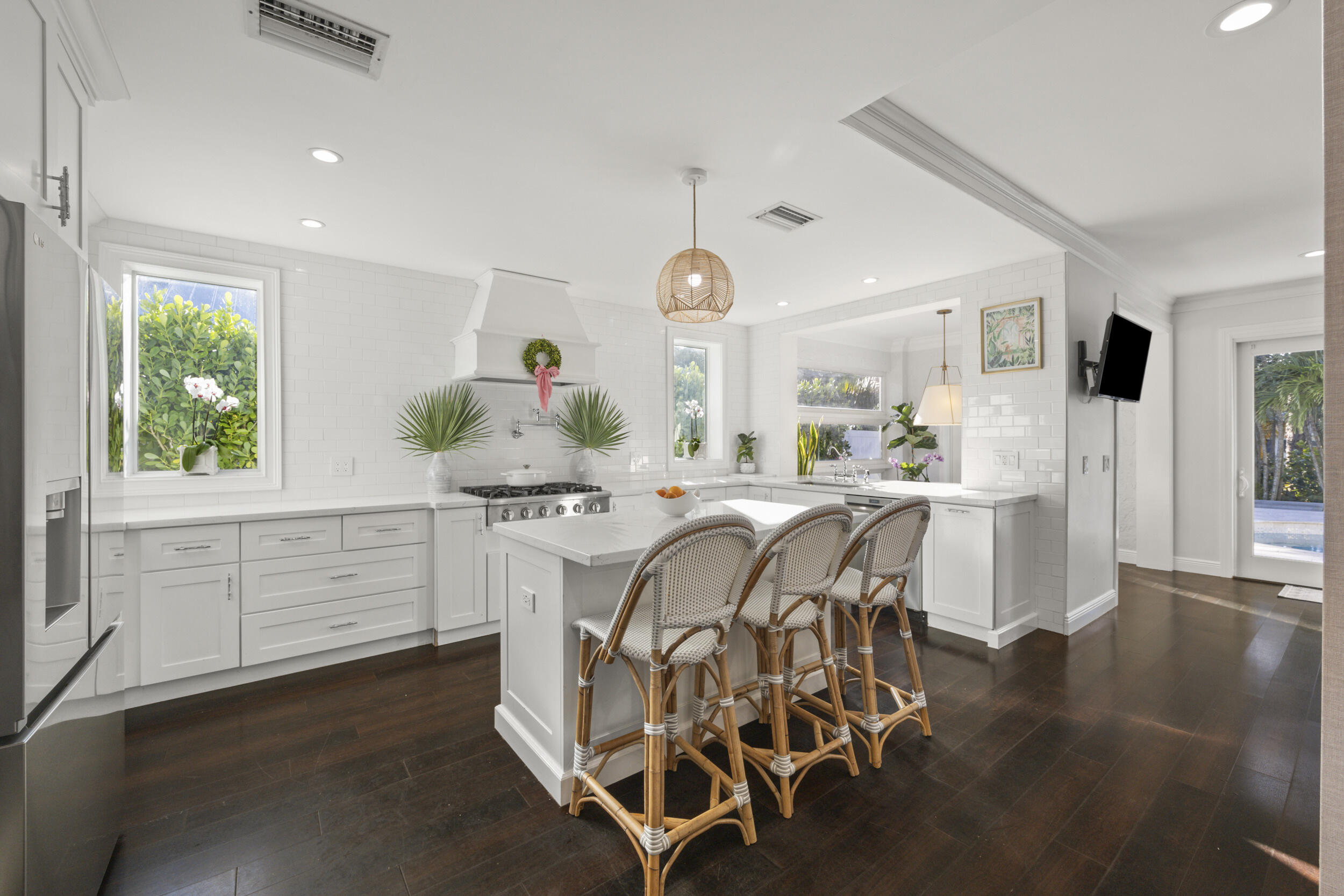 9806 SE Landing Place