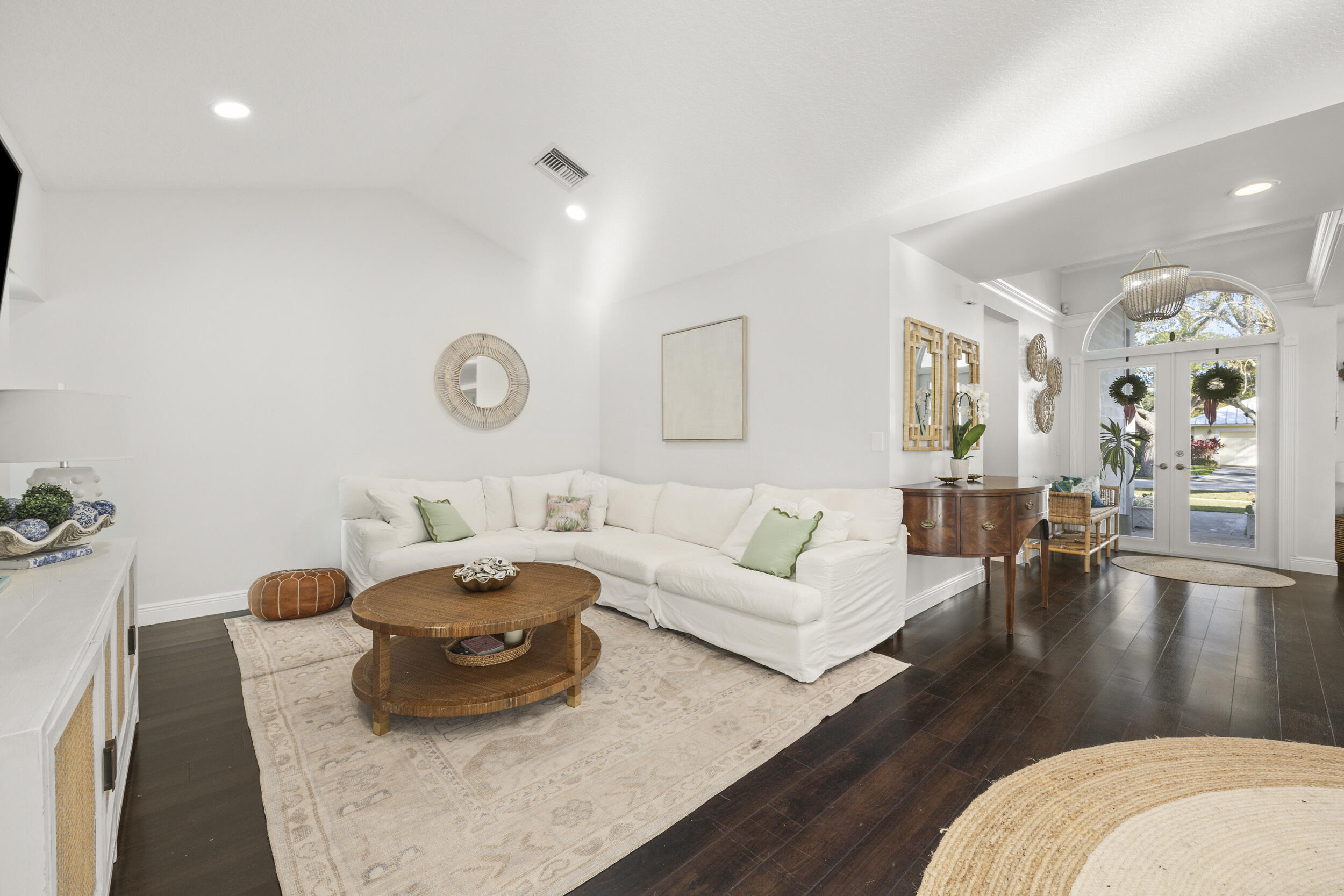 9806 SE Landing Place