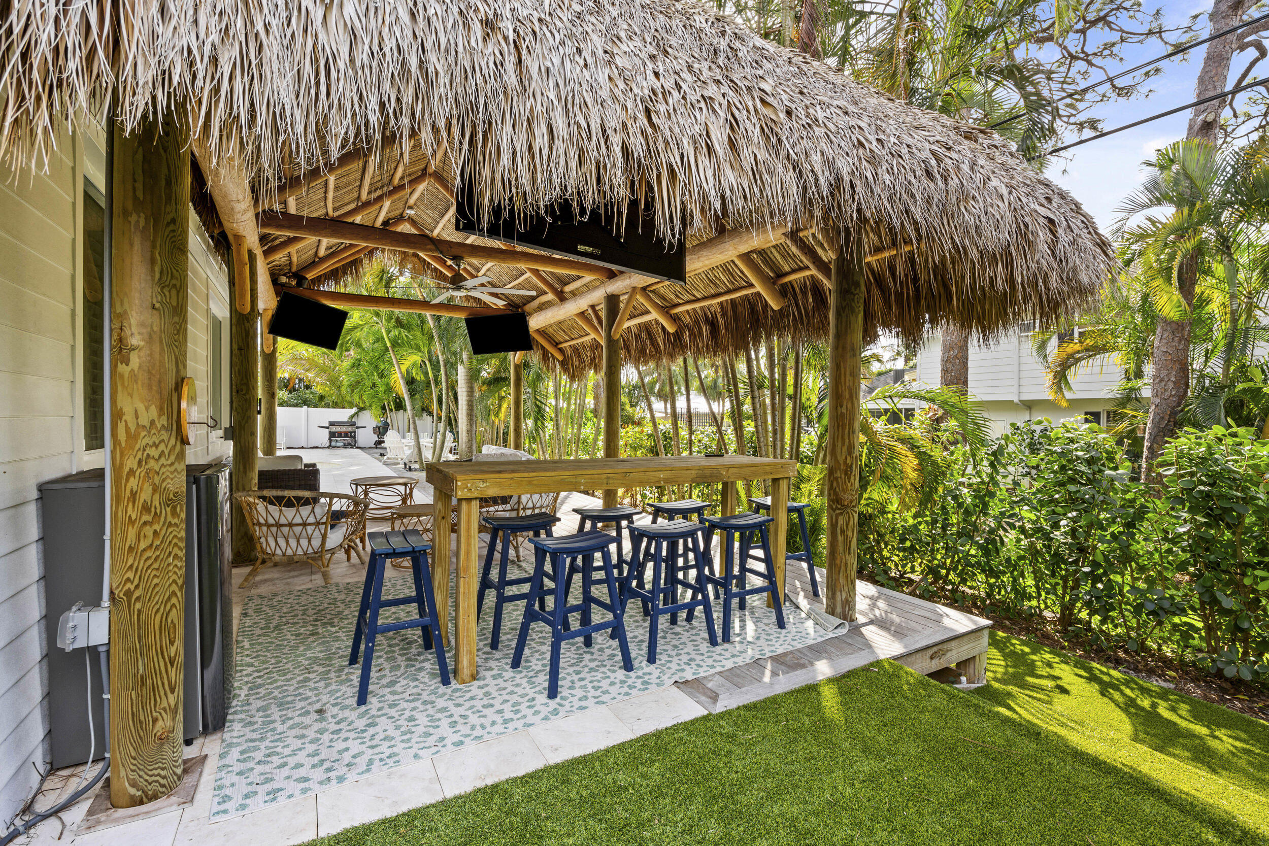 9806 SE Landing Place