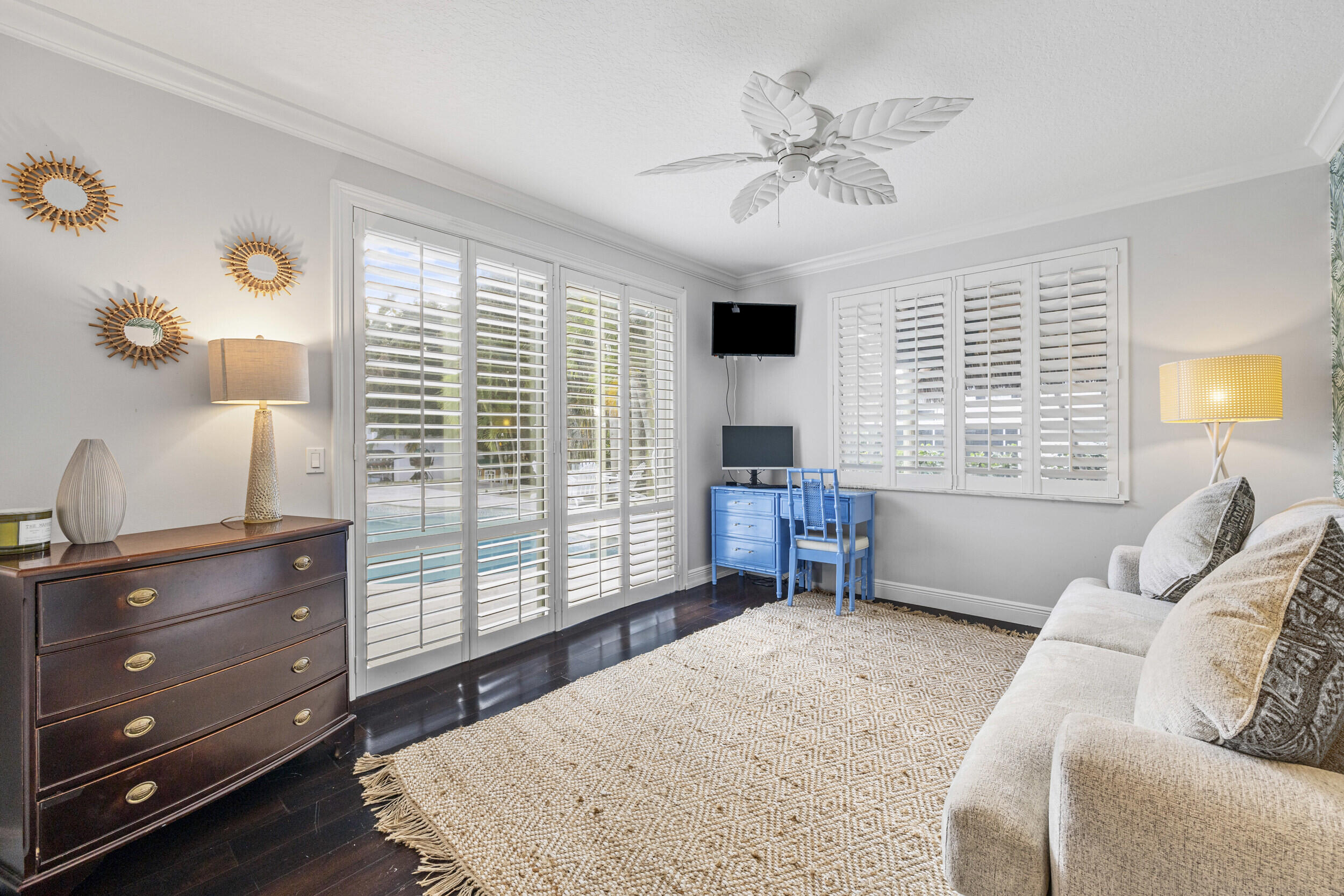 9806 SE Landing Place